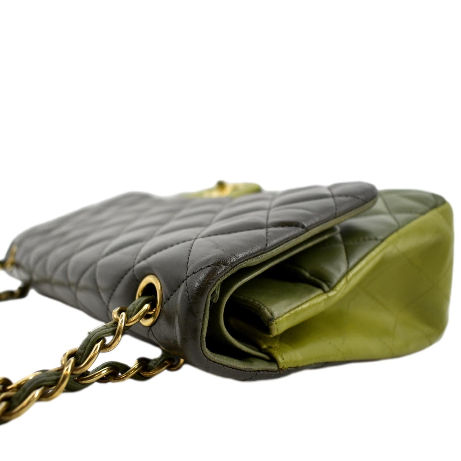CHANEL Classic Jumbo Double Flap Quilted Leather Shoulder Bag Black