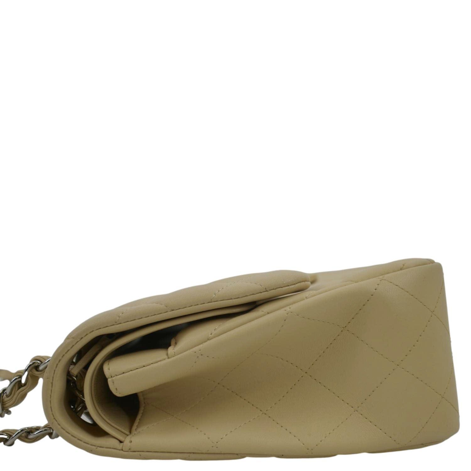 CHANEL Classic Jumbo Double Flap Quilted Leather Shoulder Bag Beige