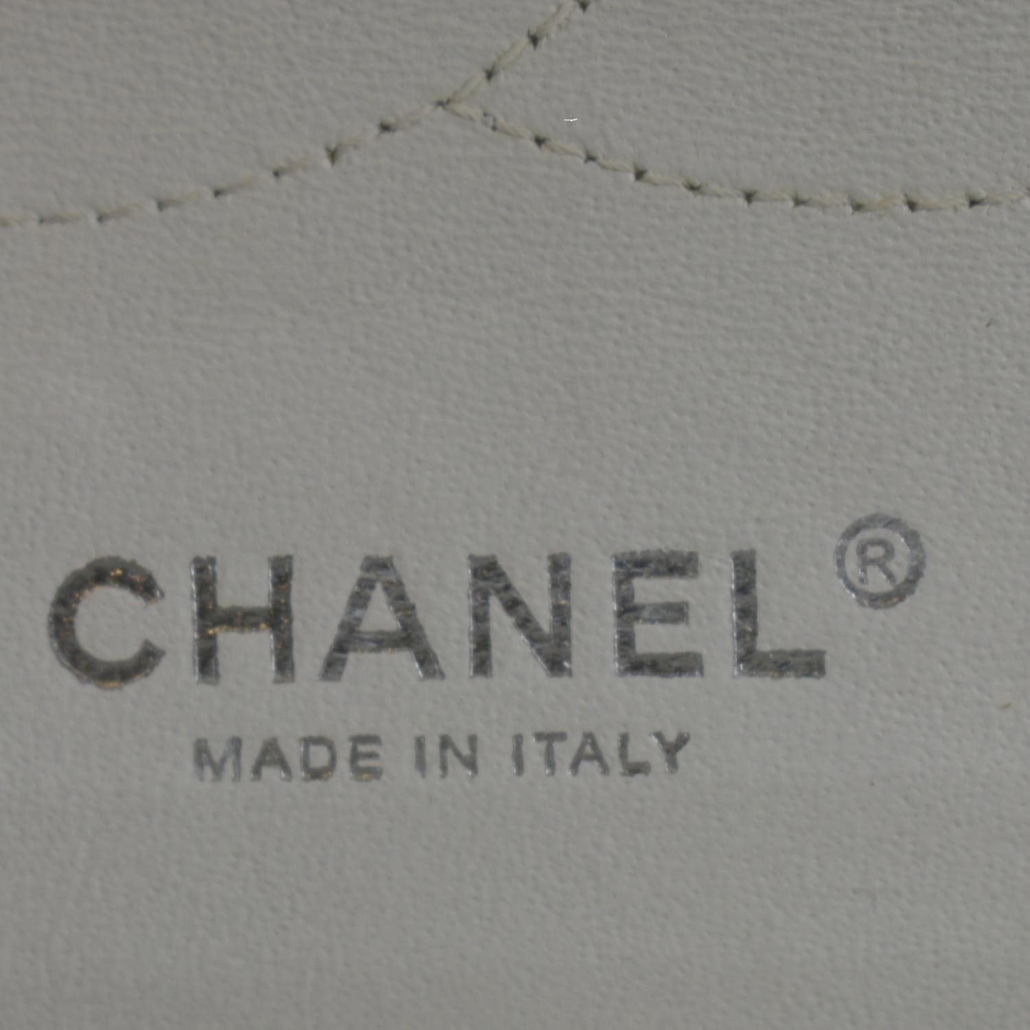 CHANEL Jumbo Double Flap Quilted Caviar Leather Shoulder Bag White
