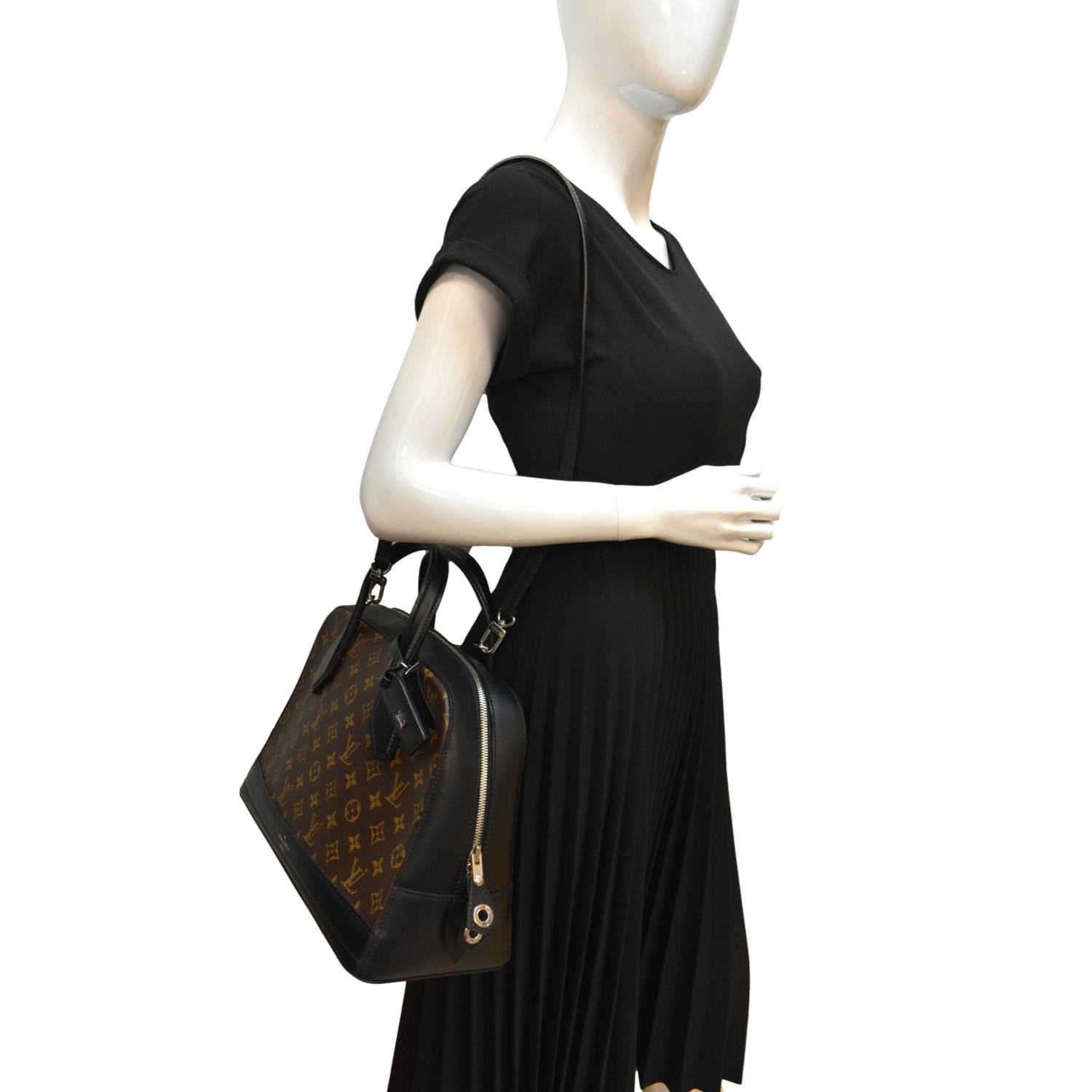 LOUIS VUITTON Dora MM Monogram Canvas Shoulder Bag Brown