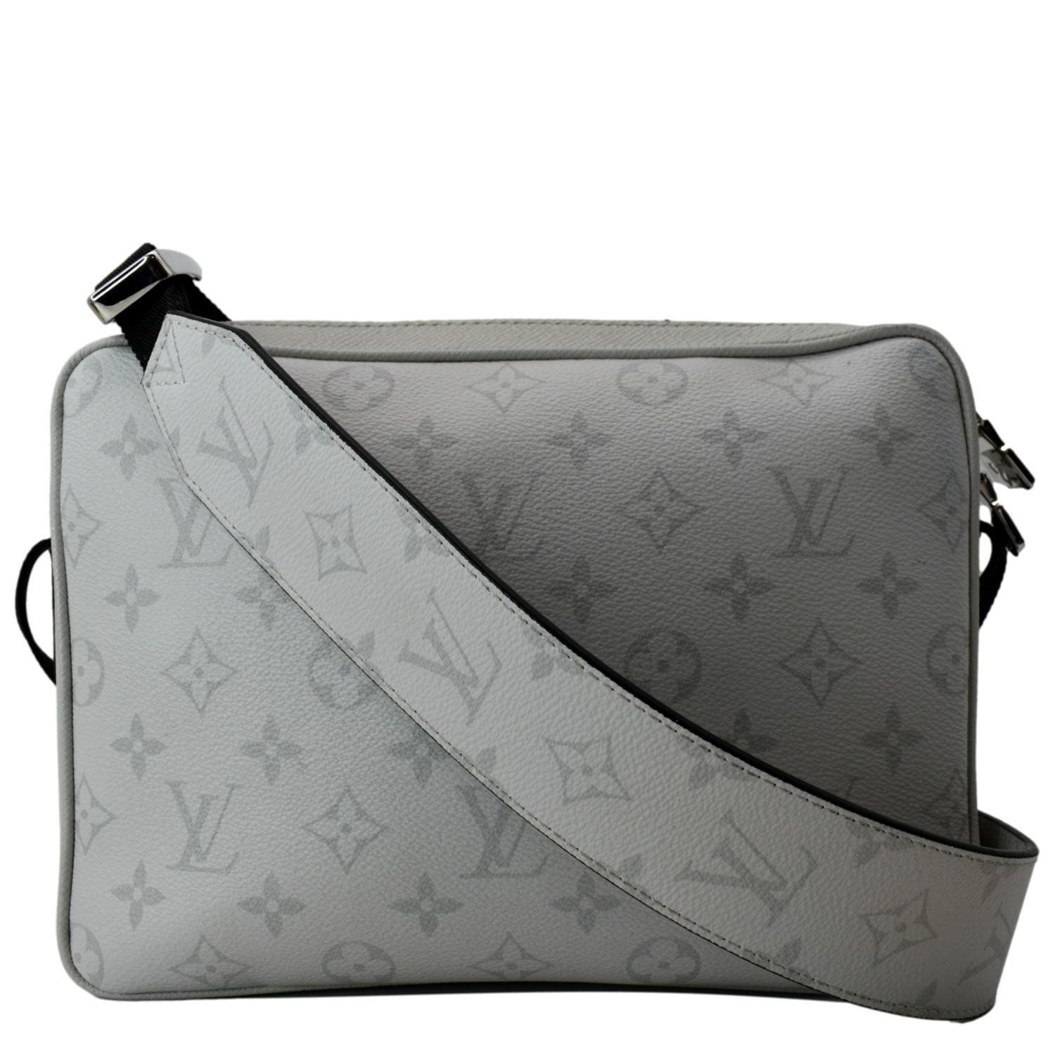 LOUIS VUITTON Outdoor Messenger Monogram Taiga Leather Shoulder Bag Antartica
