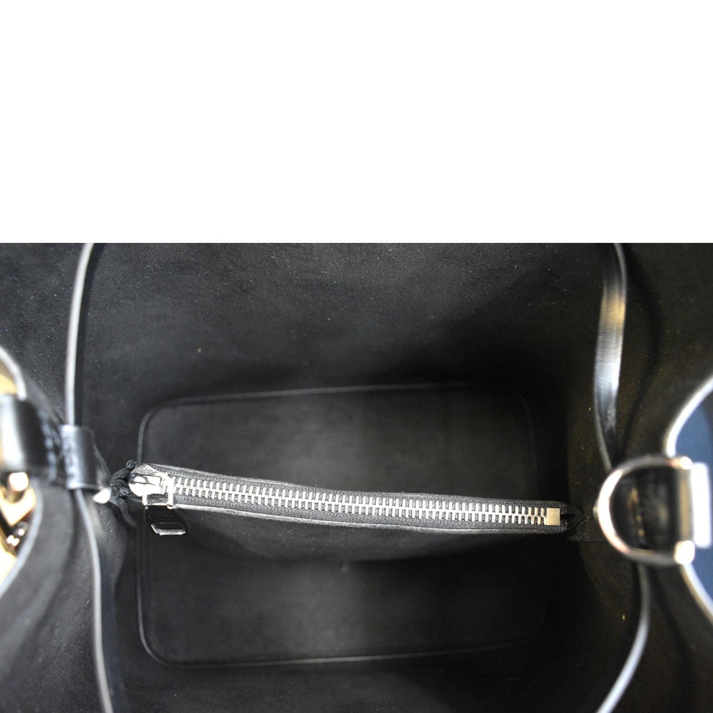 LOUIS VUITTON NeoNoe Epi Leather Shoulder Bag Black