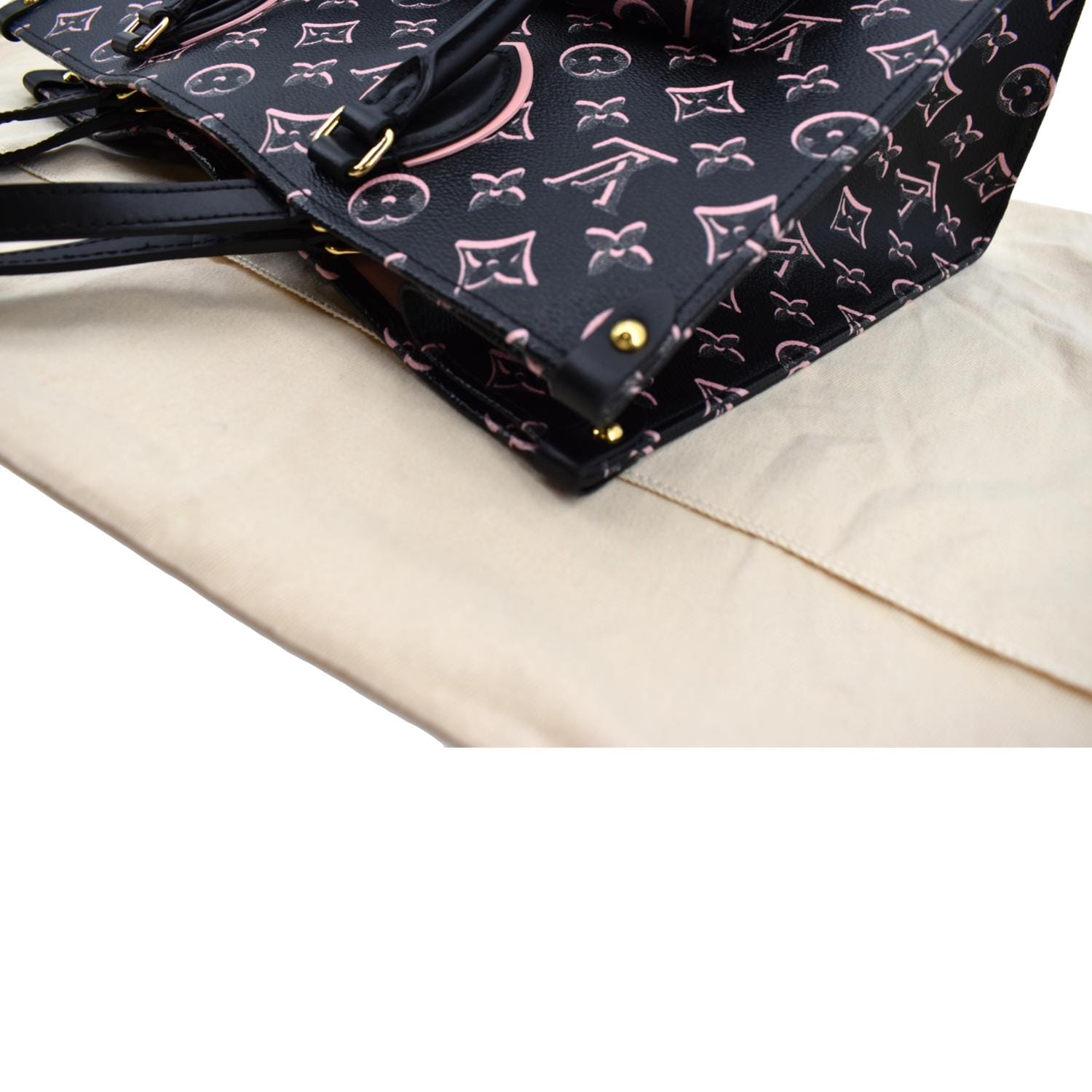 LOUIS VUITTON Onthego MM Fall For You Monogram Canvas Tote Shoulder Bag Black
