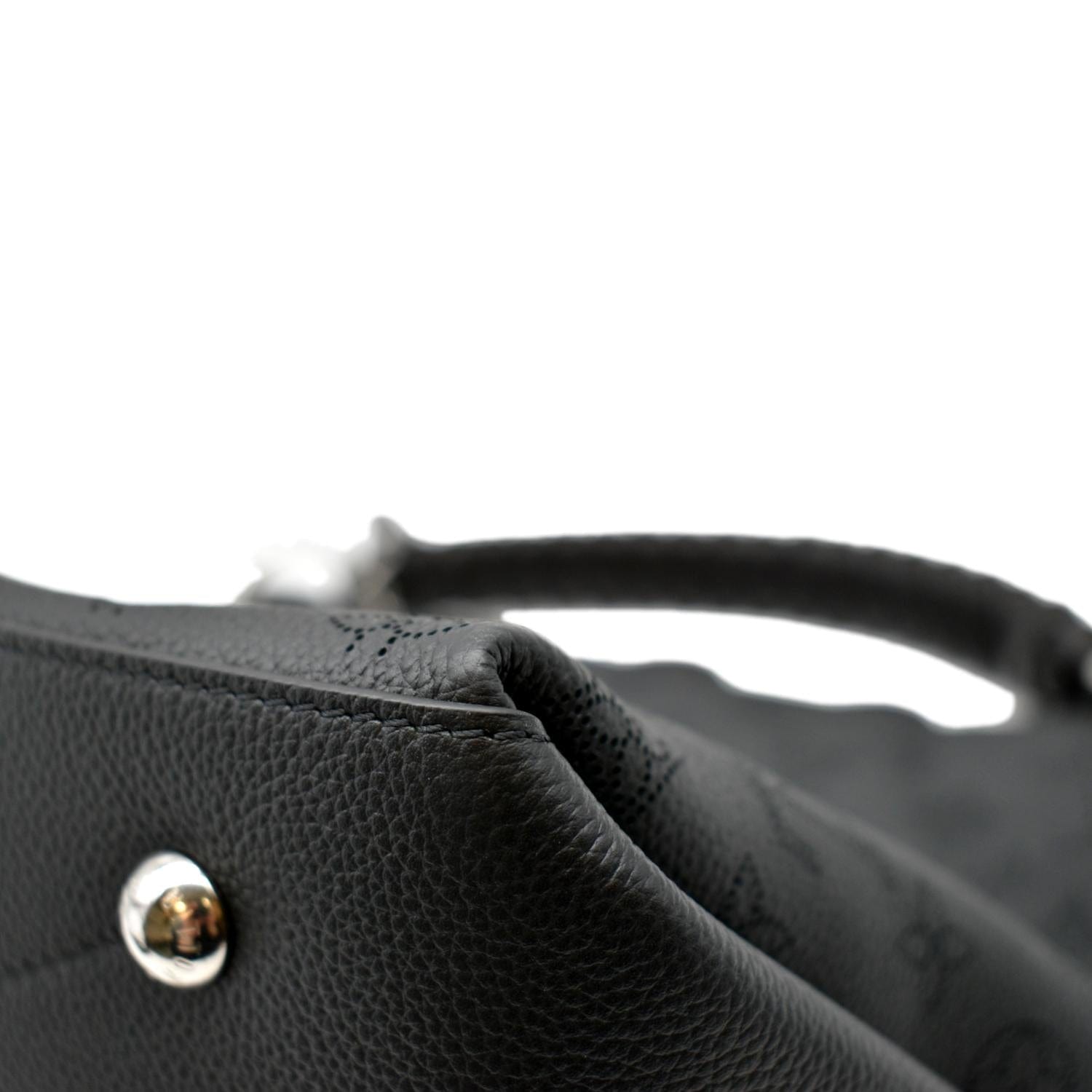 LOUIS VUITTON Beaubourg Mahina MM Leather Hobo Shoulder Bag Black