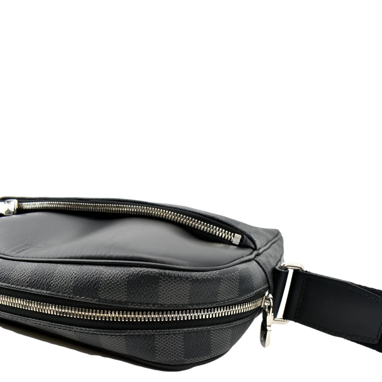 LOUIS VUITTON Dayton Reporter PM Damier Graphite Shoulder Bag Black