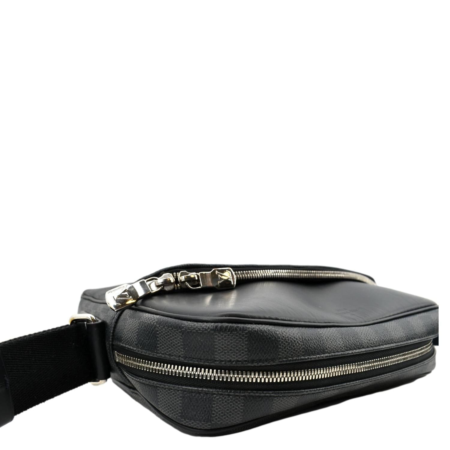 LOUIS VUITTON Dayton Reporter PM Damier Graphite Shoulder Bag Black
