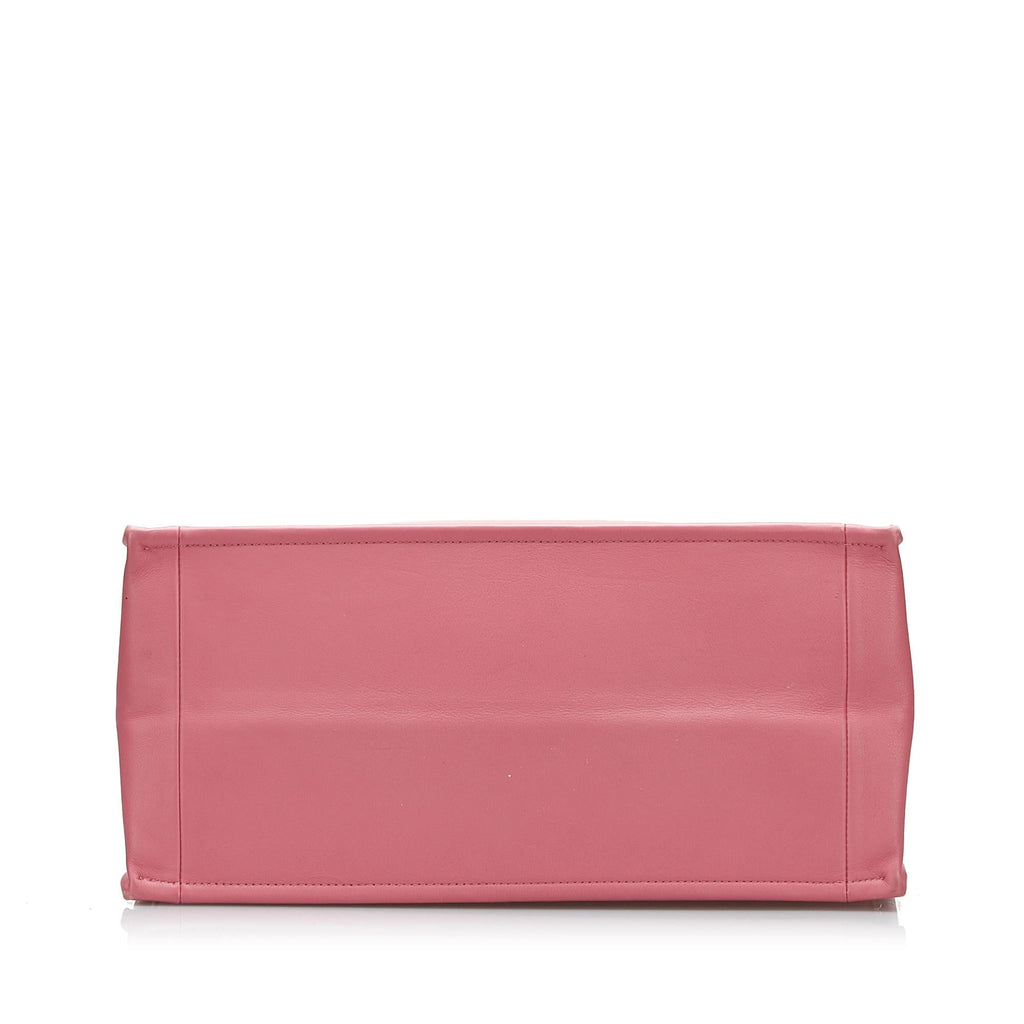 Dior Medium Embossed Book Tote (SHG-COuzji)