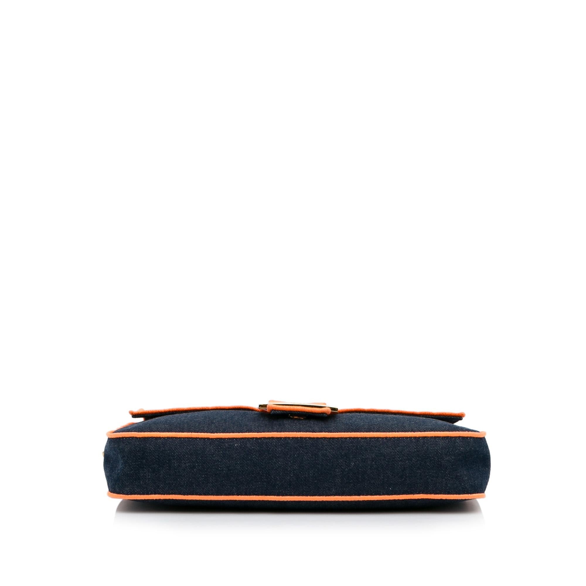 Fendi Large Denim Baguette Bag (SHG-zrIjdA)