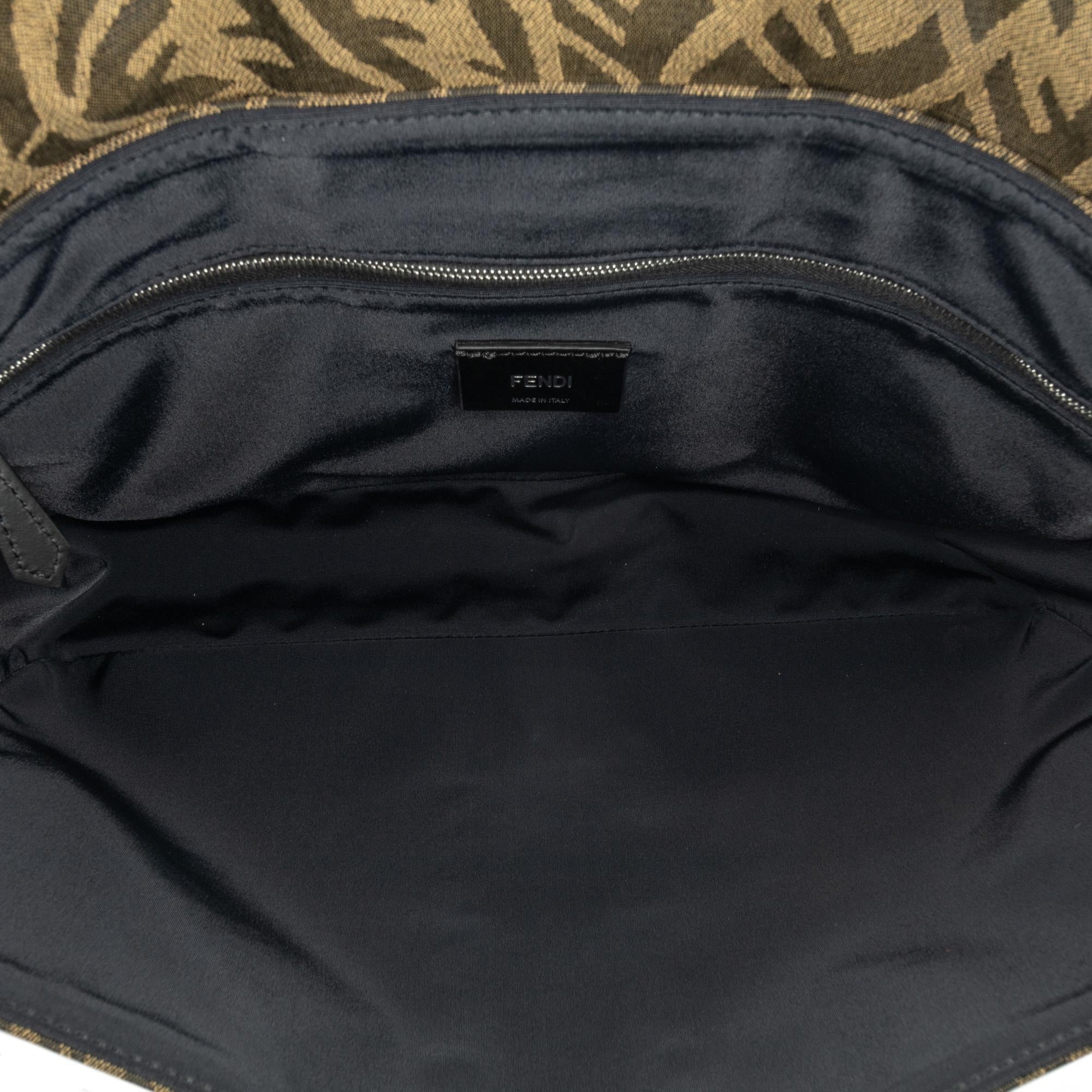 Fendi Large Zucca Vertigo Mesh Baguette Satchel (SHG-lFrso8)