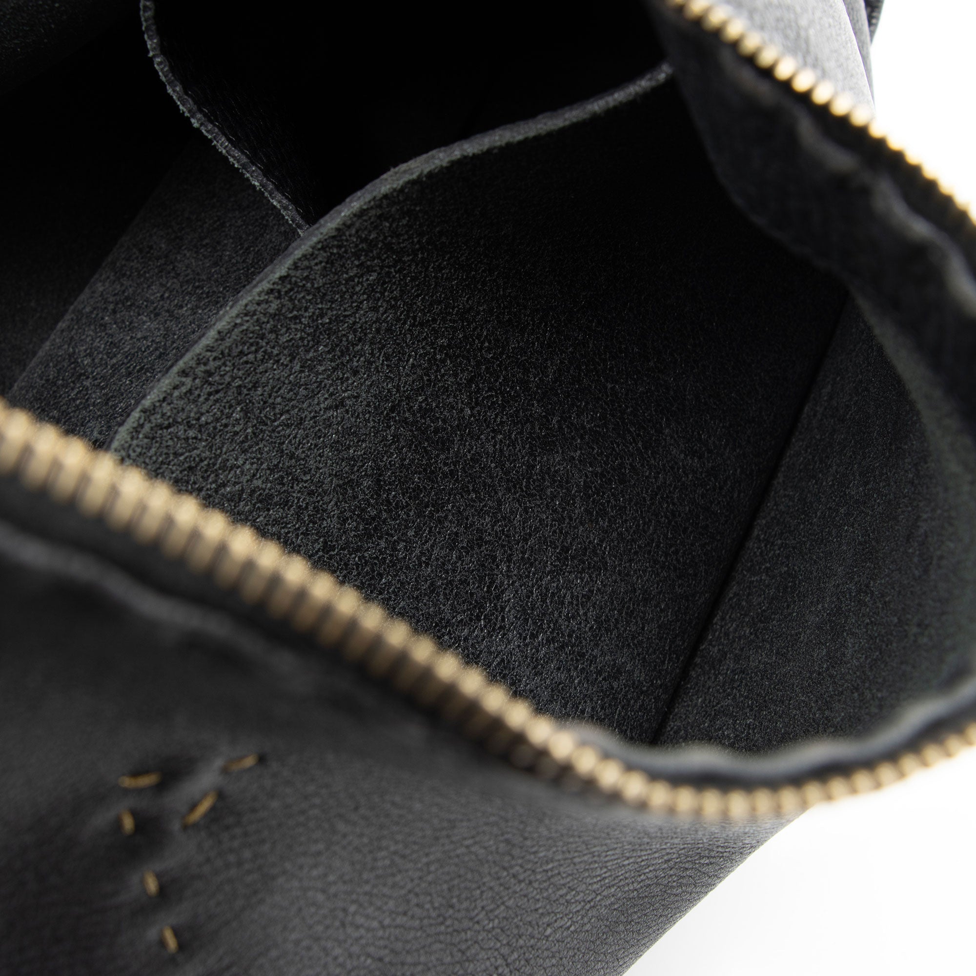 Fendi Leather Selleria Hobo (SHF-Xh4Dib)