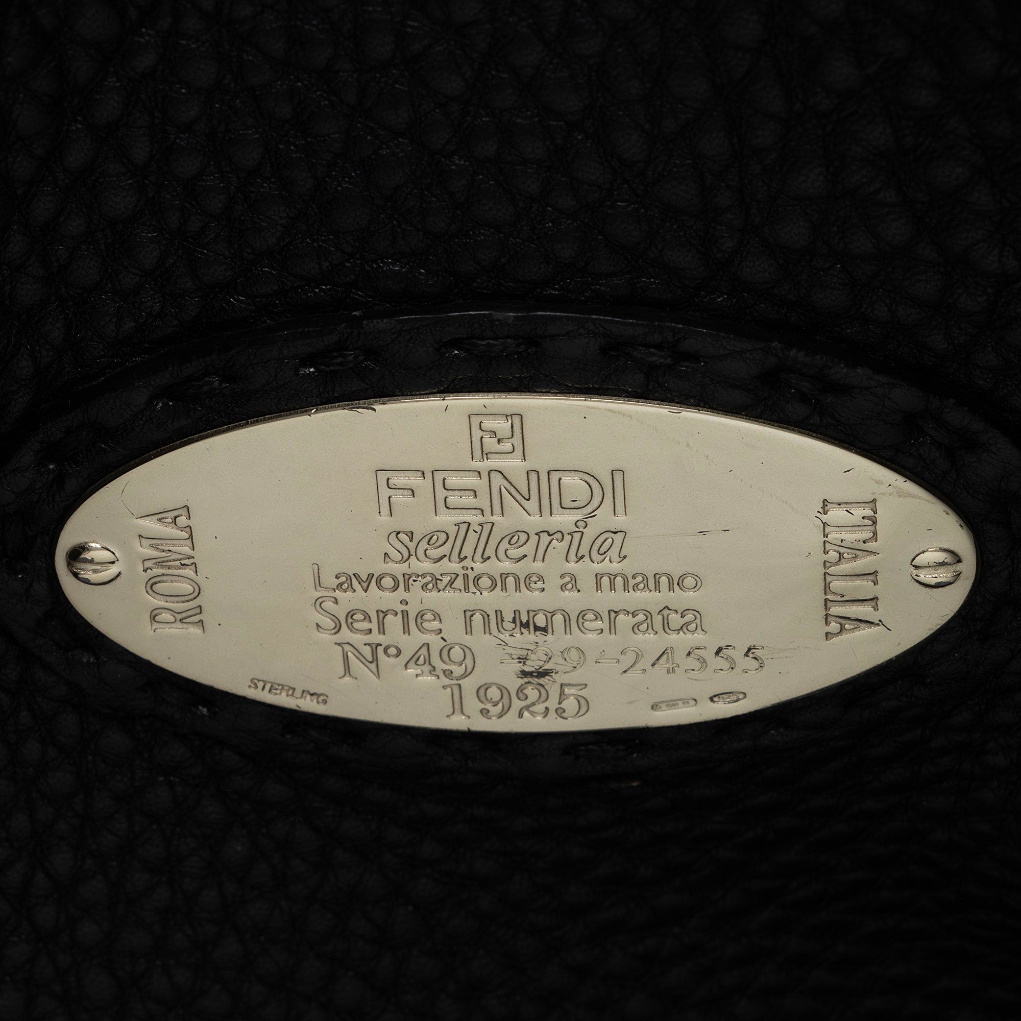 Fendi Leather Selleria Hobo (SHF-Xh4Dib)