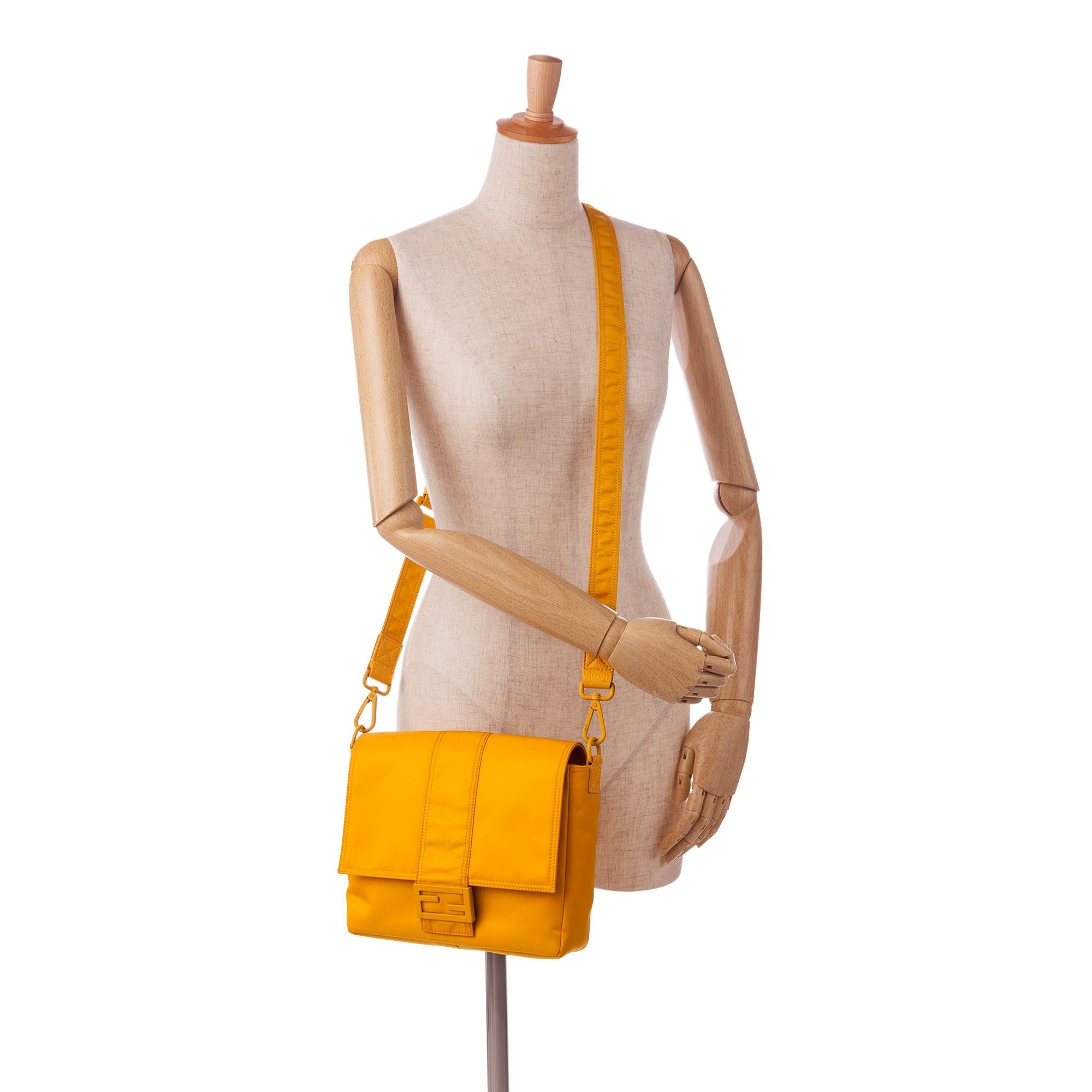 Fendi Medium Mamma Baguette Crossbody Bag (SHG-x2ndEF)