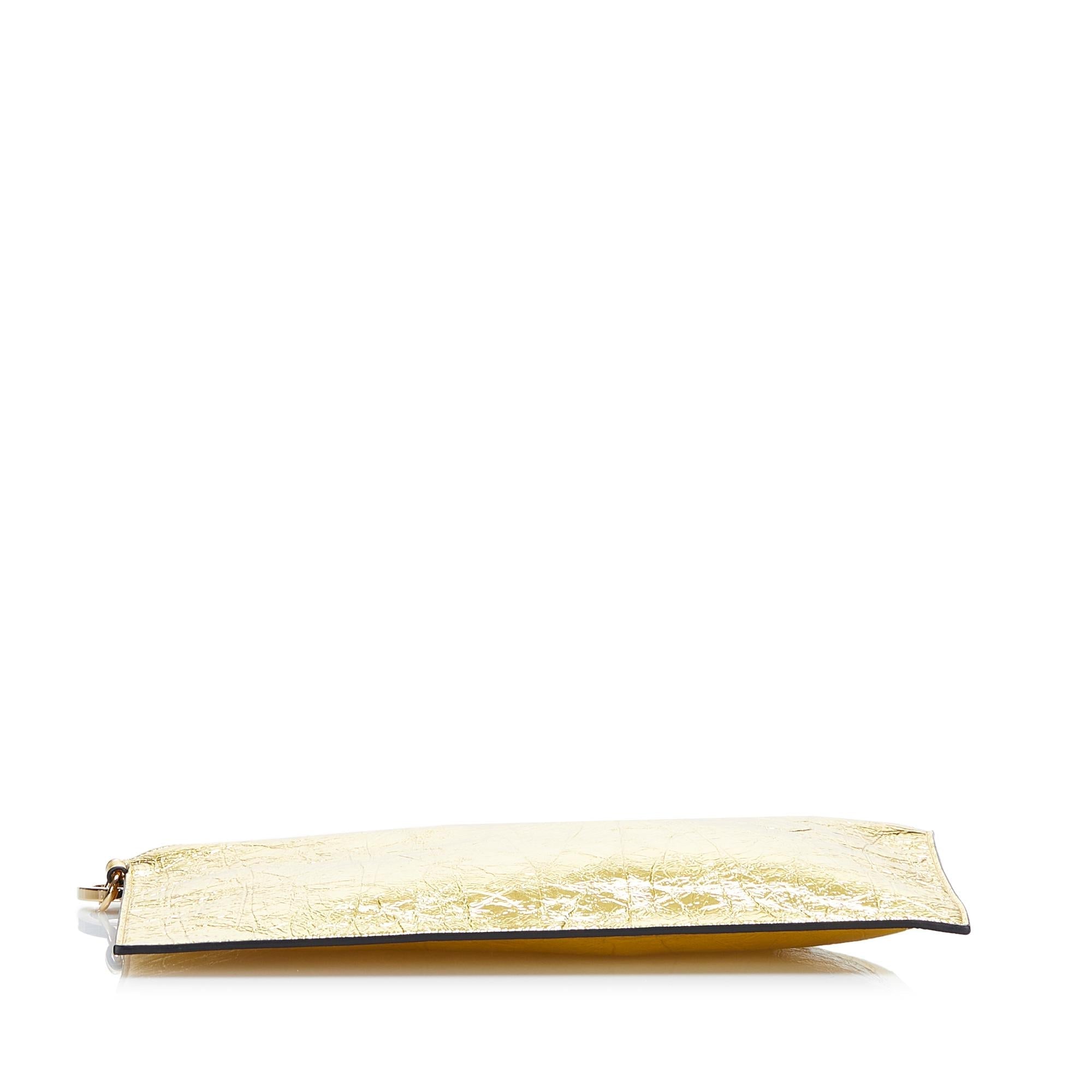 Fendi Metallic FF Tassel Clutch Bag (SHG-TuKBOV)