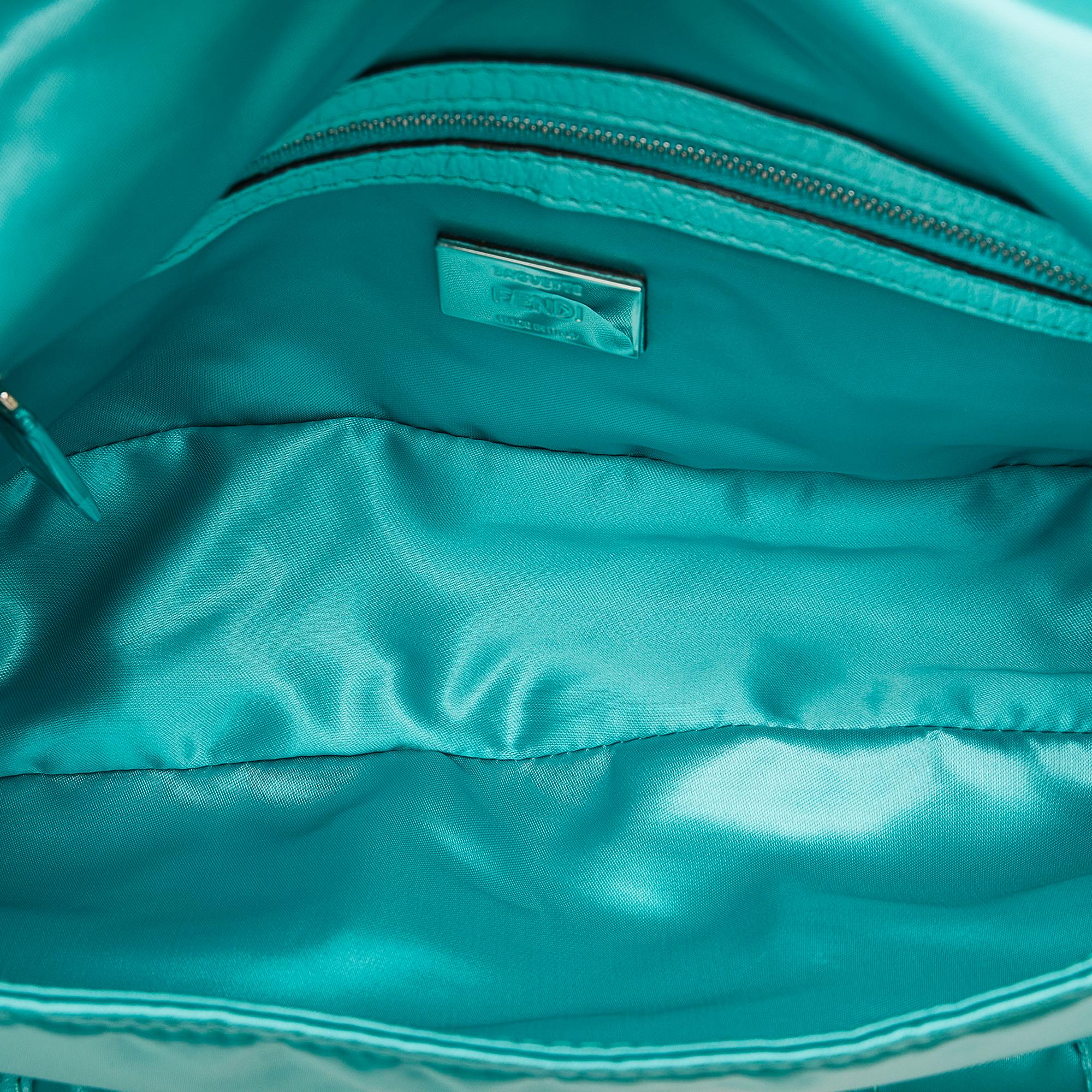 Fendi Nylon Multipocket Baguette (SHG-SiAUpH)