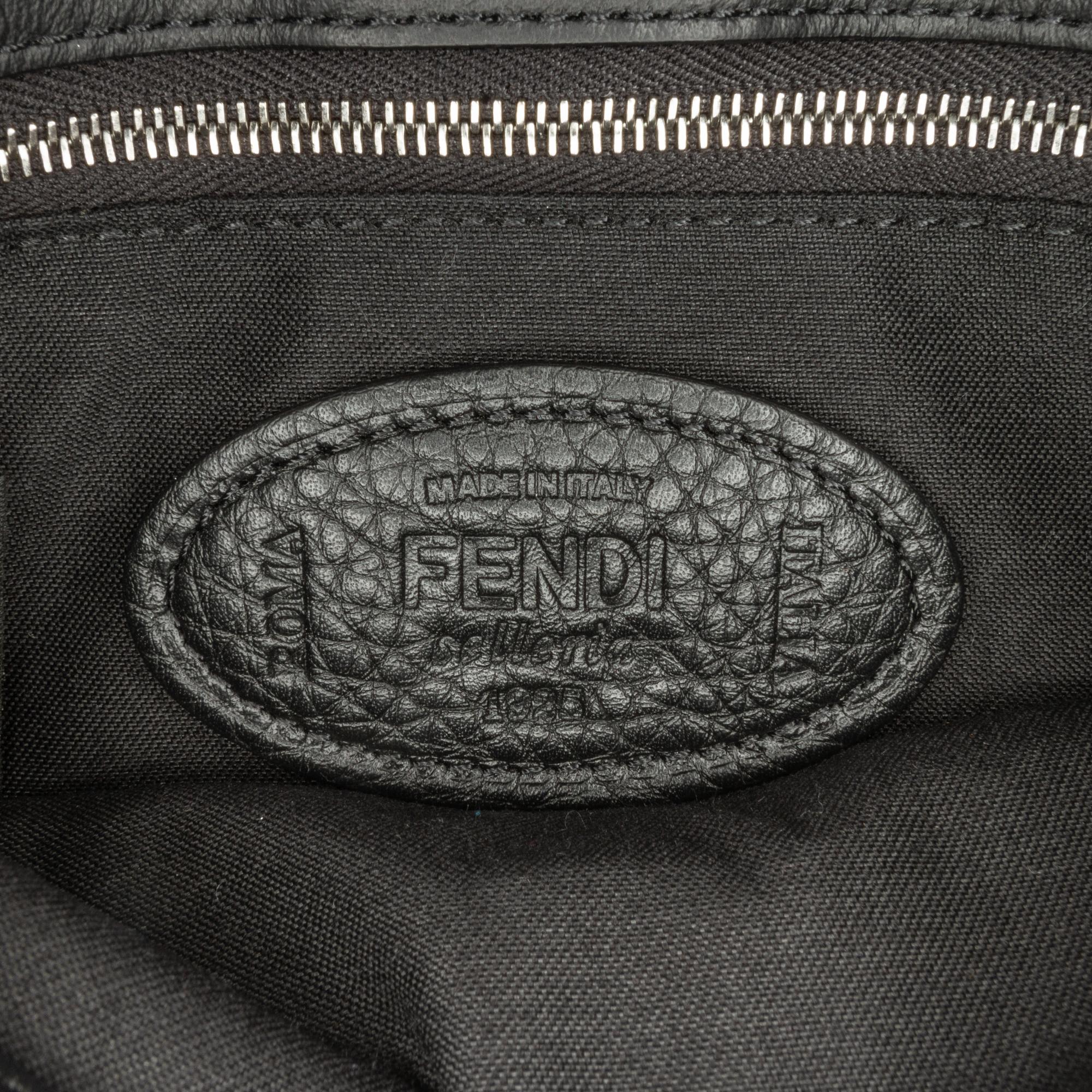 Fendi Selleria Flat Convertible Belt Baguette (SHG-Gfrcyv)