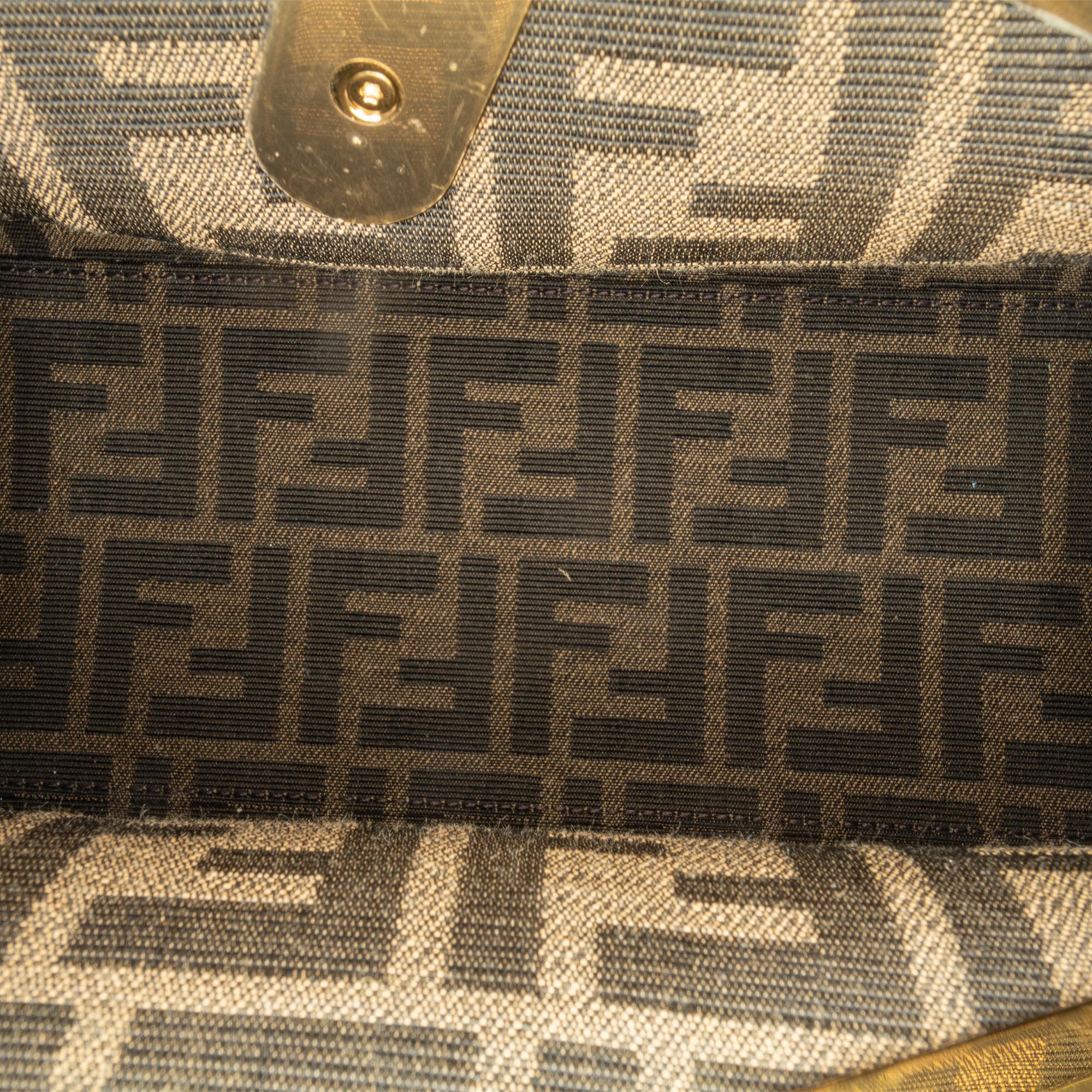 Fendi Small Nappa Fendi First (SHG-qDDOKN)