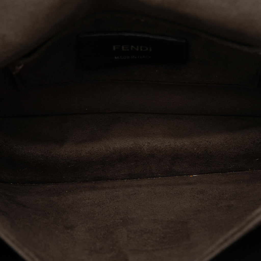 Fendi Studded Scalloped Kan I Crossbody (SHG-CeGCcL)