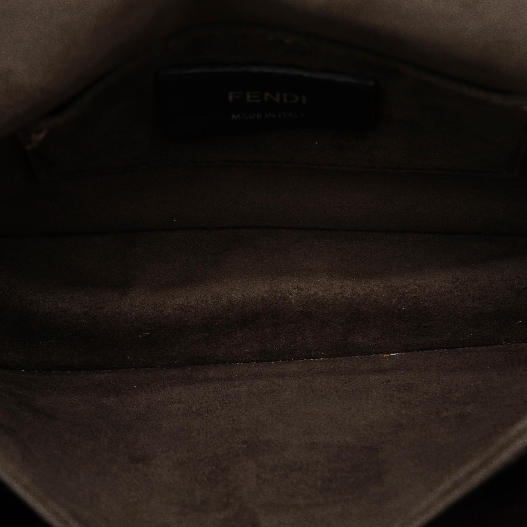 Fendi Studded Scalloped Kan I Crossbody (SHG-CeGCcL)
