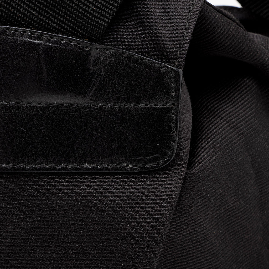 Fendi Vintage Nylon 1925 Drawstring Backpack (SHF-OaDaxr)
