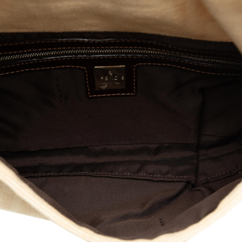 Fendi Zucca Canvas Baguette (SHG-jHAKjs)