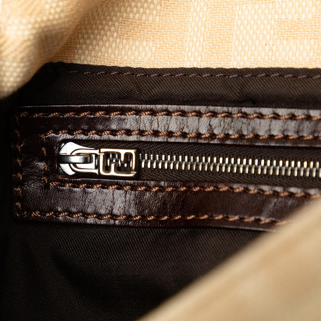 Fendi Zucca Canvas Baguette (SHG-fAm0zf)