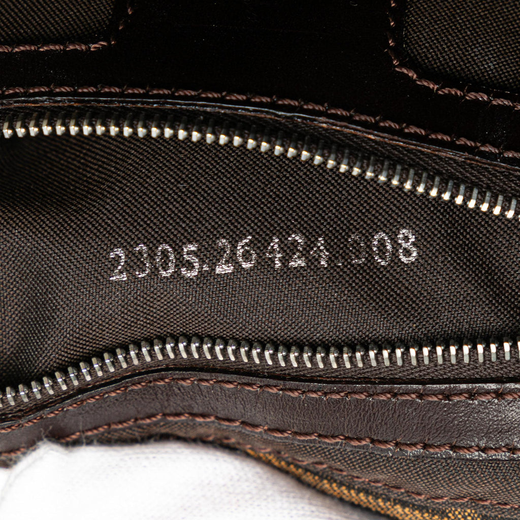 Fendi Zucca Canvas Baguette (SHG-AQHo7D)