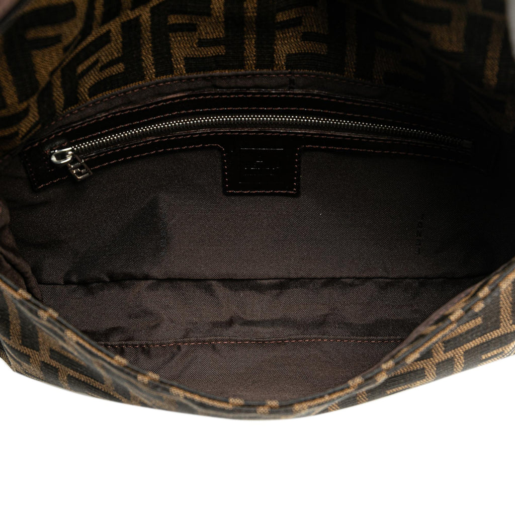 Fendi Zucca Canvas Baguette (SHG-qolbtr)