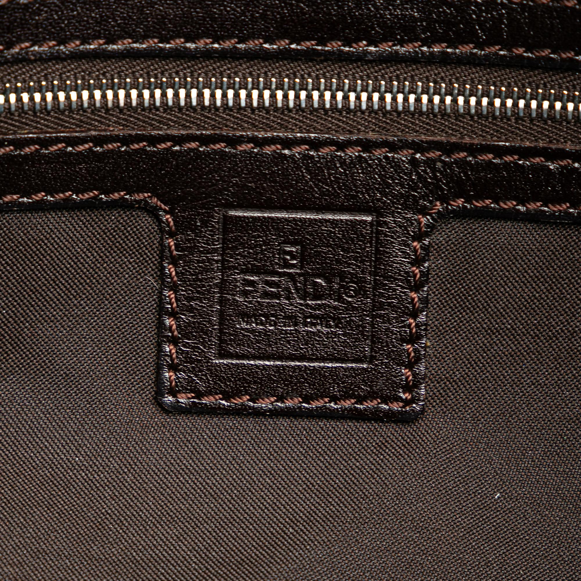 Fendi Zucca Canvas Baguette (SHG-qolbtr)