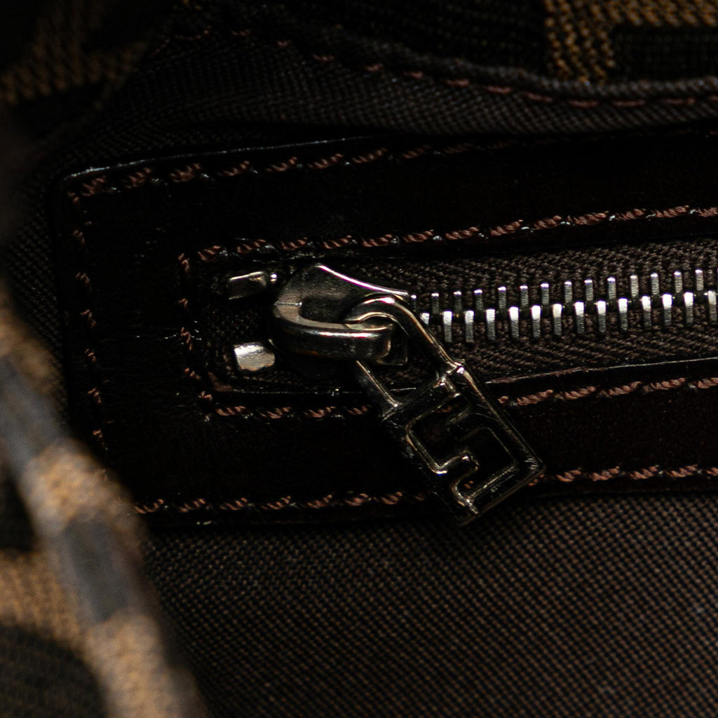 Fendi Zucca Canvas Baguette (SHG-20lVTP)