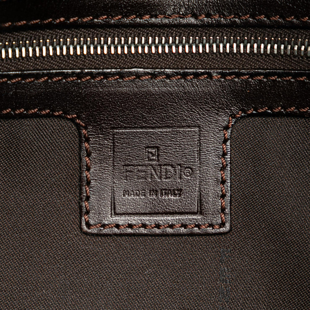 Fendi Zucca Canvas Baguette (SHG-20lVTP)