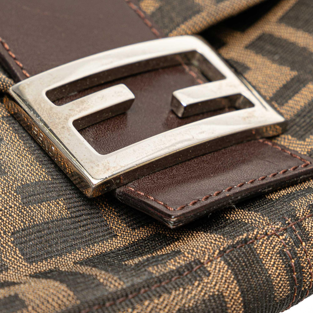 Fendi Zucca Canvas Baguette (SHG-gVALkA)