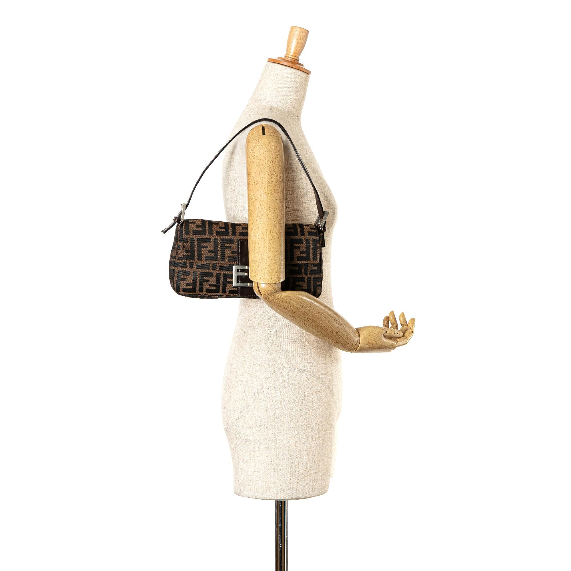 Fendi Zucca Canvas Baguette (SHG-L0Ezkn)