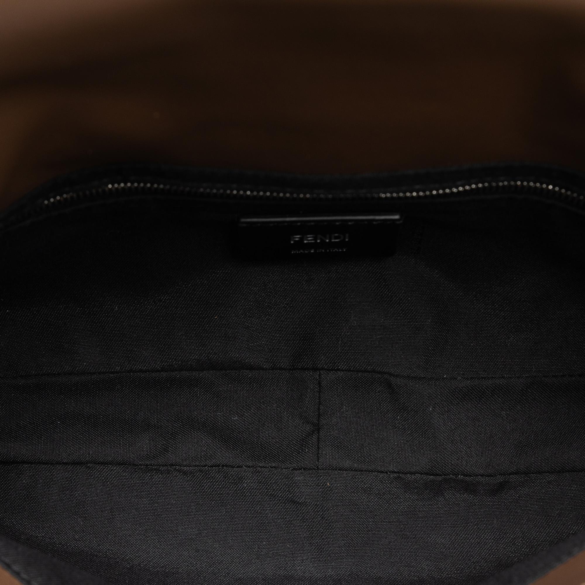 Fendi Zucca Canvas and Leather Convertible Baguette (SHG-bdoGYz)