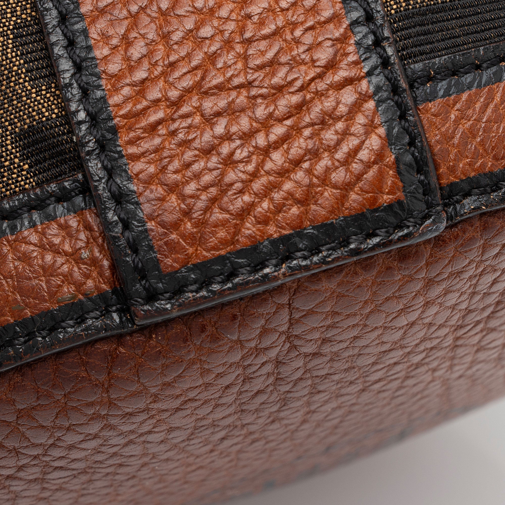 Fendi Zucca Palazzo Bucket Bag (SHF-gvIm54)