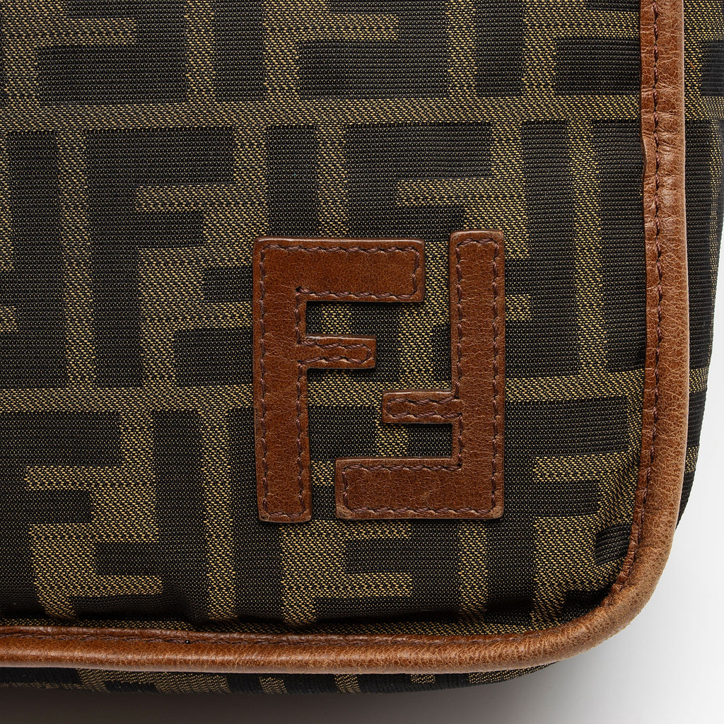 Fendi Zucca Canvas Zip Messenger (SHF-atYduB)