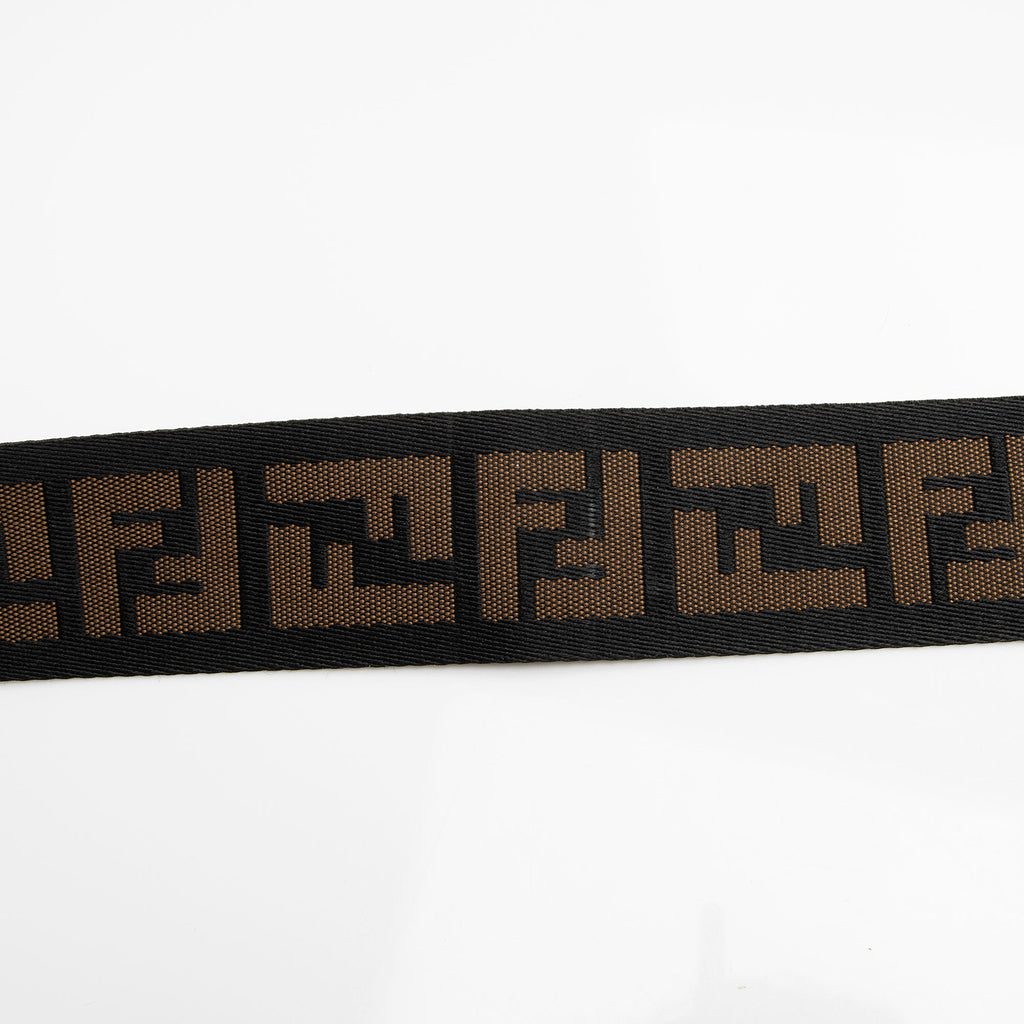 Fendi Zucca Canvas Zip Messenger (SHF-atYduB)