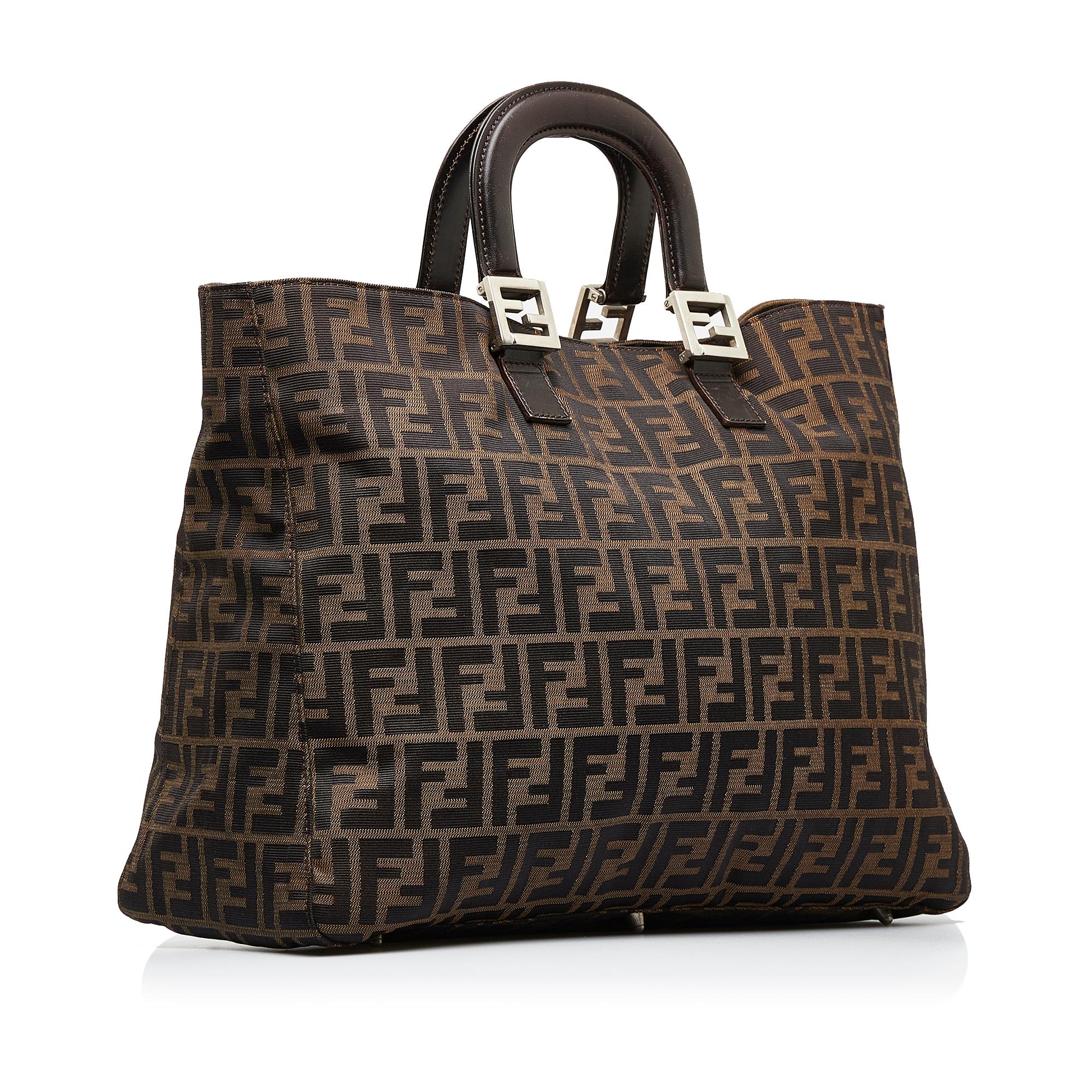 Fendi Zucca Tote (SHG-iHHWYi)