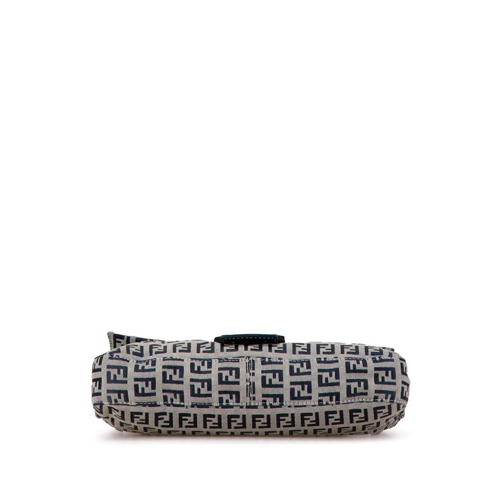 Fendi Zucchino Canvas Baguette (SHG-tkcgJi)