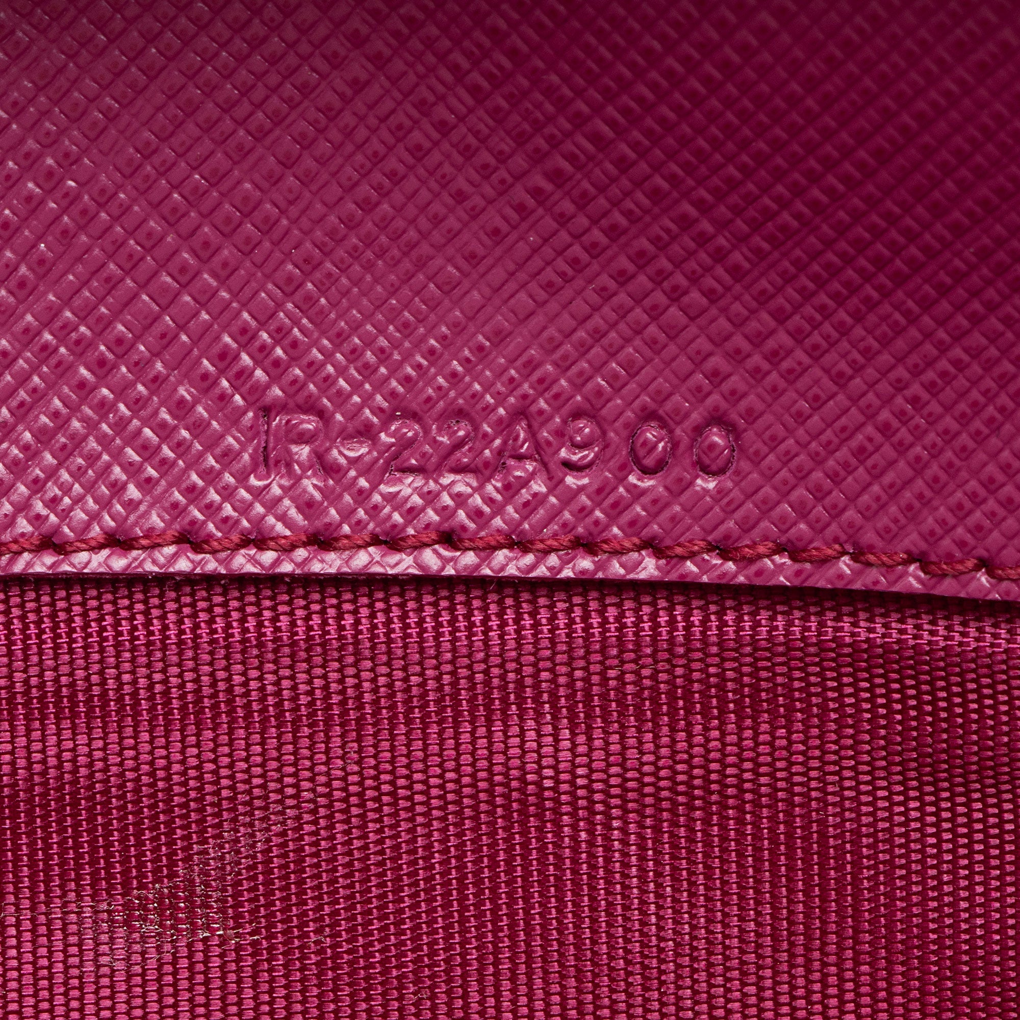 Ferragamo Saffiano Miss Vara Bow Continental Wallet