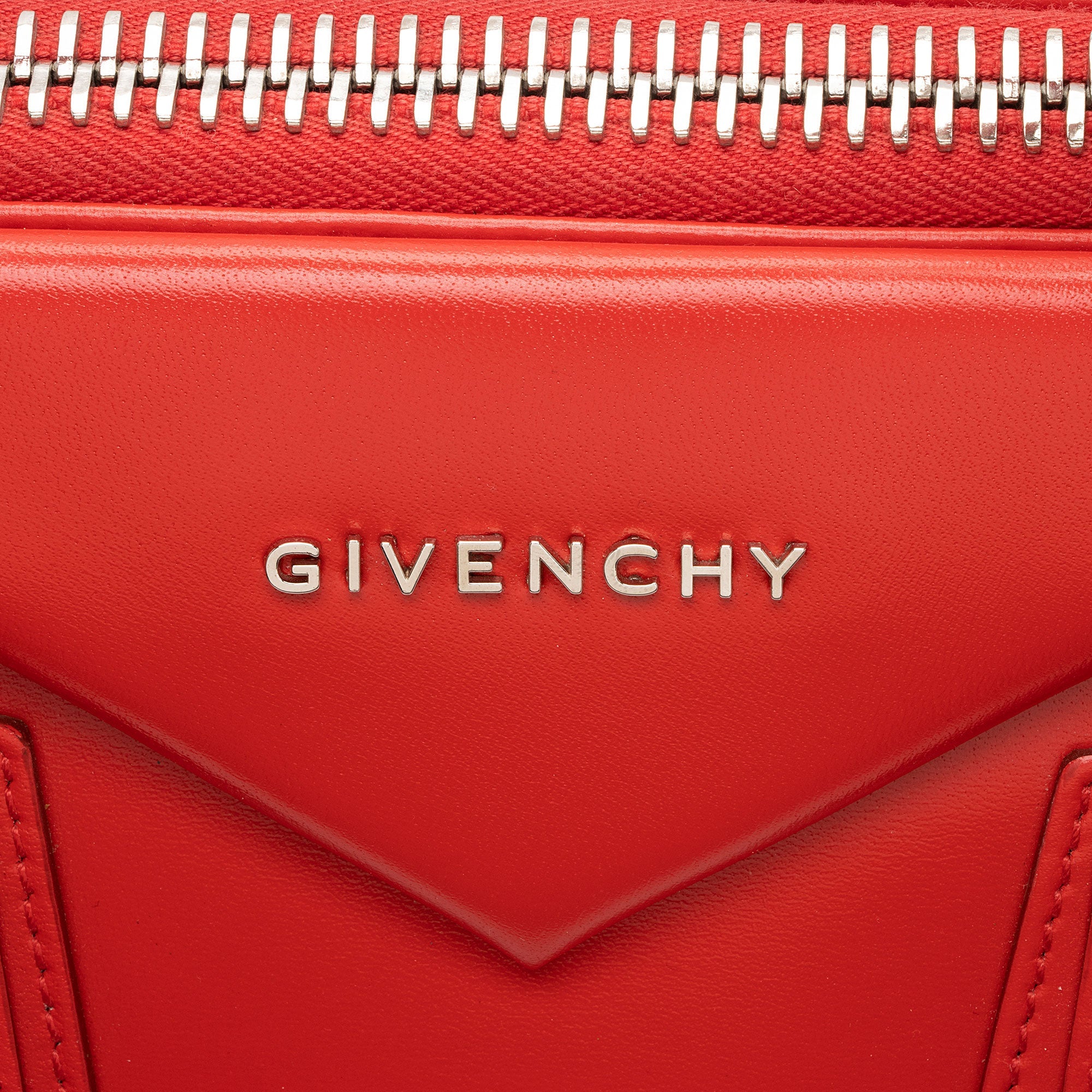Givenchy Calfskin Antigona Medium Satchel (SHF-3VZhoO)
