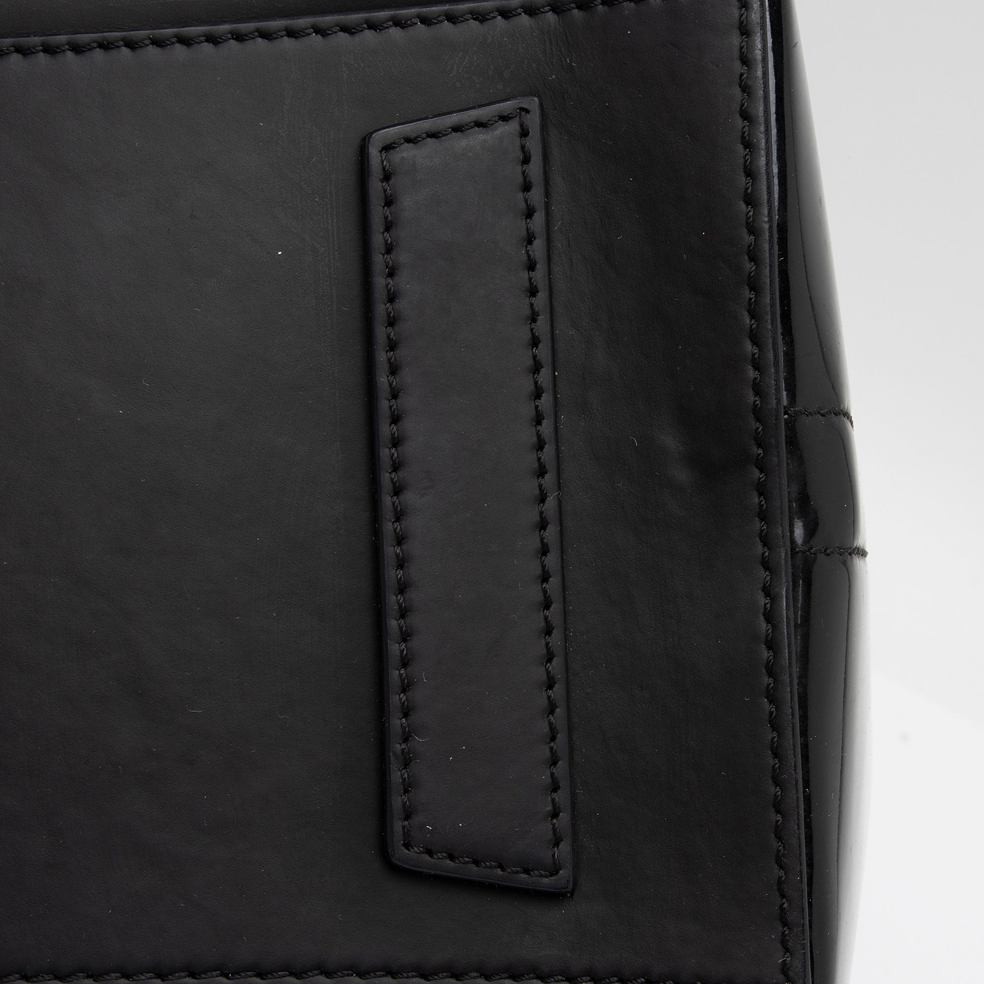 Givenchy Calfskin Antigona Medium Satchel (SHF-AIupya)