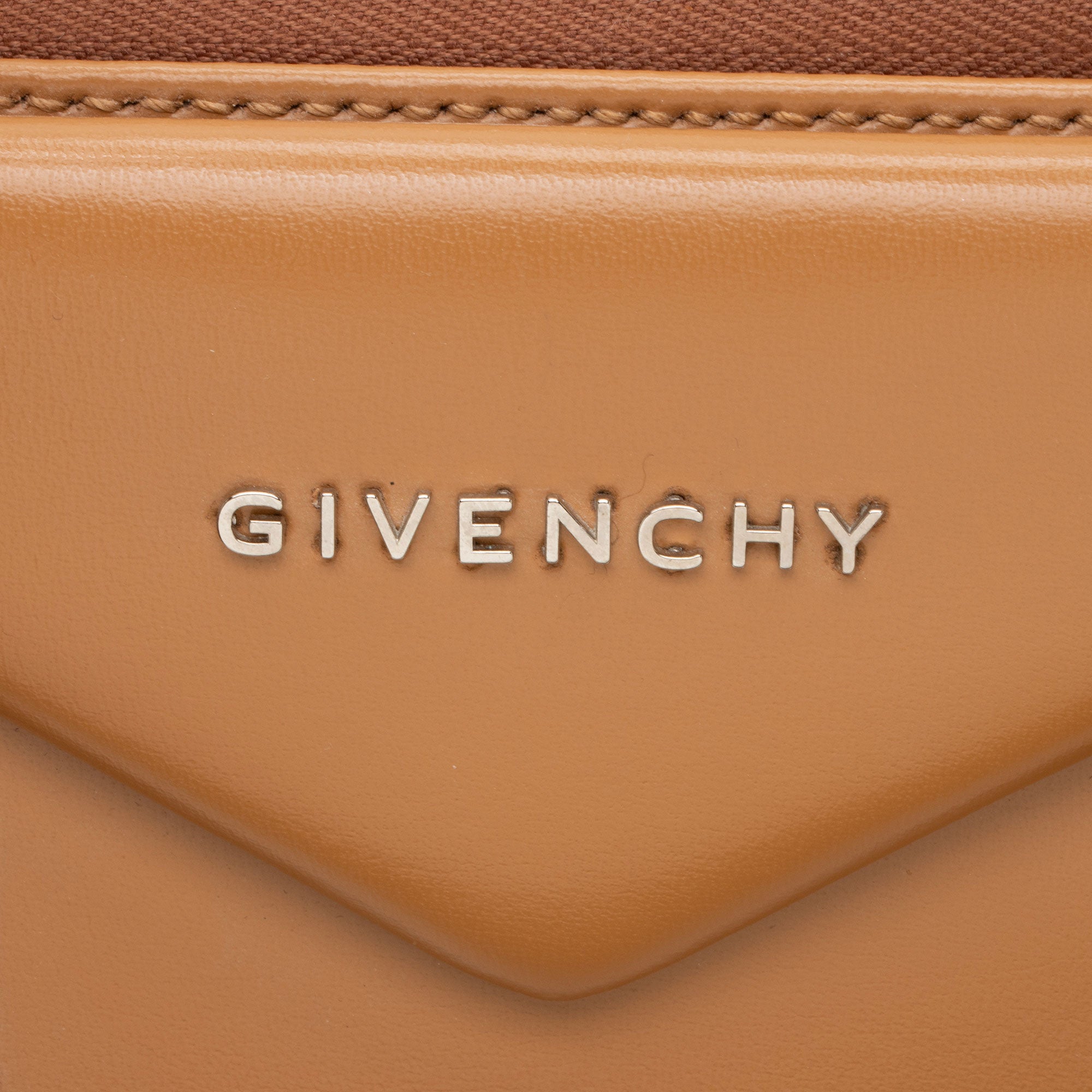 Givenchy Calfskin Antigona Medium Satchel (SHF-LPG0Rf)