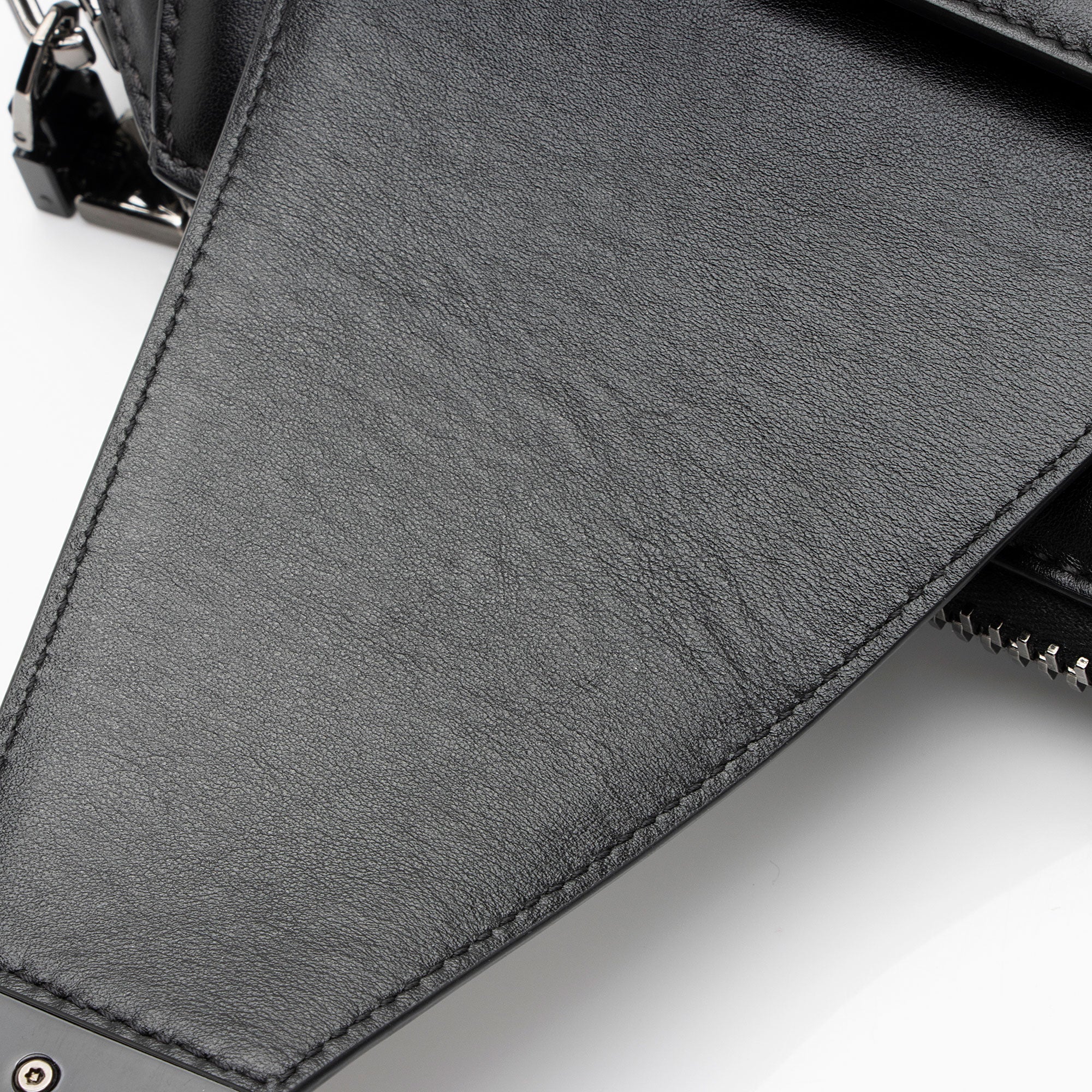 Givenchy Quilted Calfskin Antigona U Crossbody (SHF-N5cAVd)