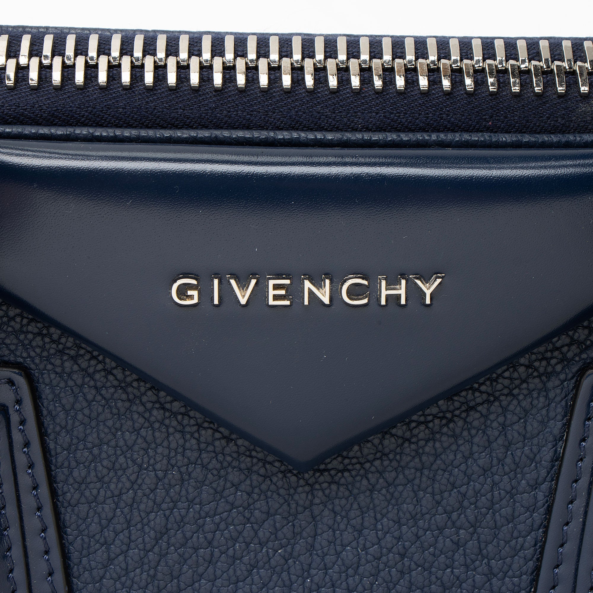 Givenchy Sugar Goatskin Antigona Small Satchel