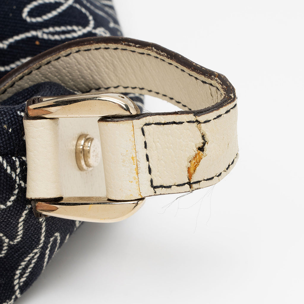 Gucci Canvas Lasso Script Abbey Messenger (SHF-coBFi9)