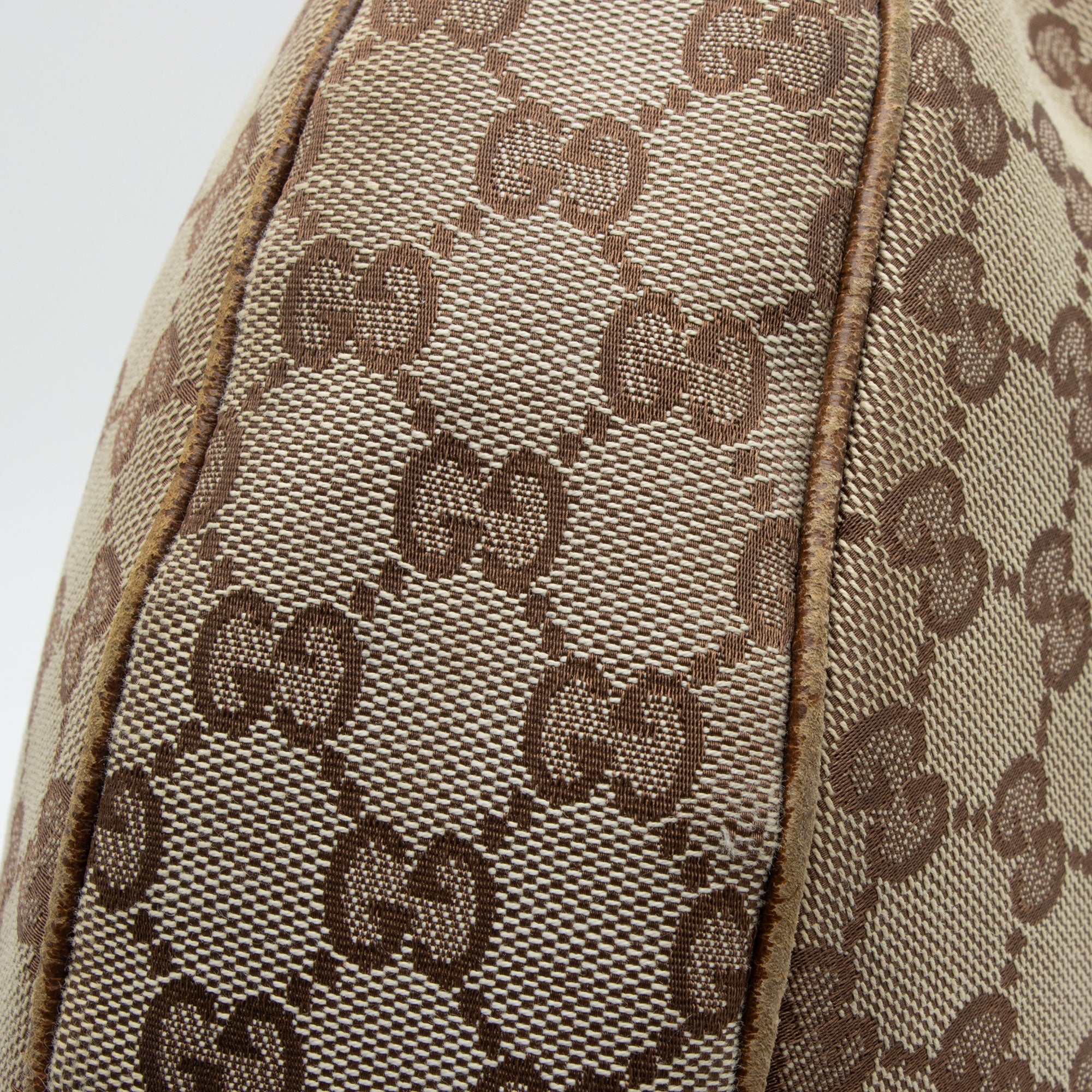 Gucci GG Canvas Bamboo Half Moon Medium Hobo (SHF-6eqEZt)