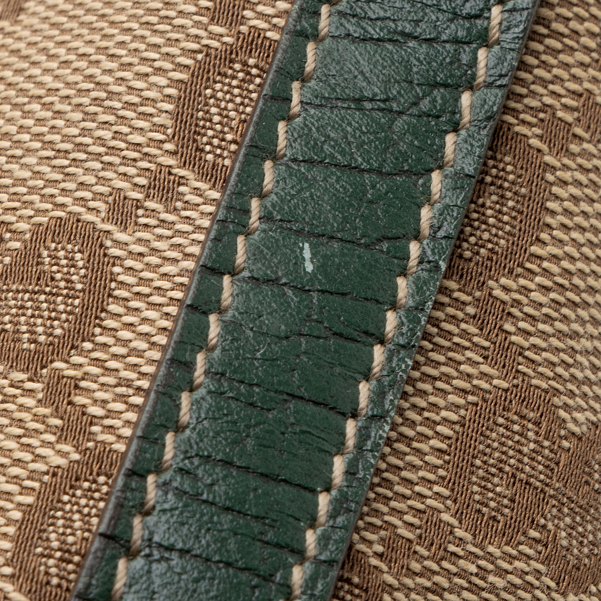 Gucci GG Canvas Classic Pochette (SHF-QPrDNd)