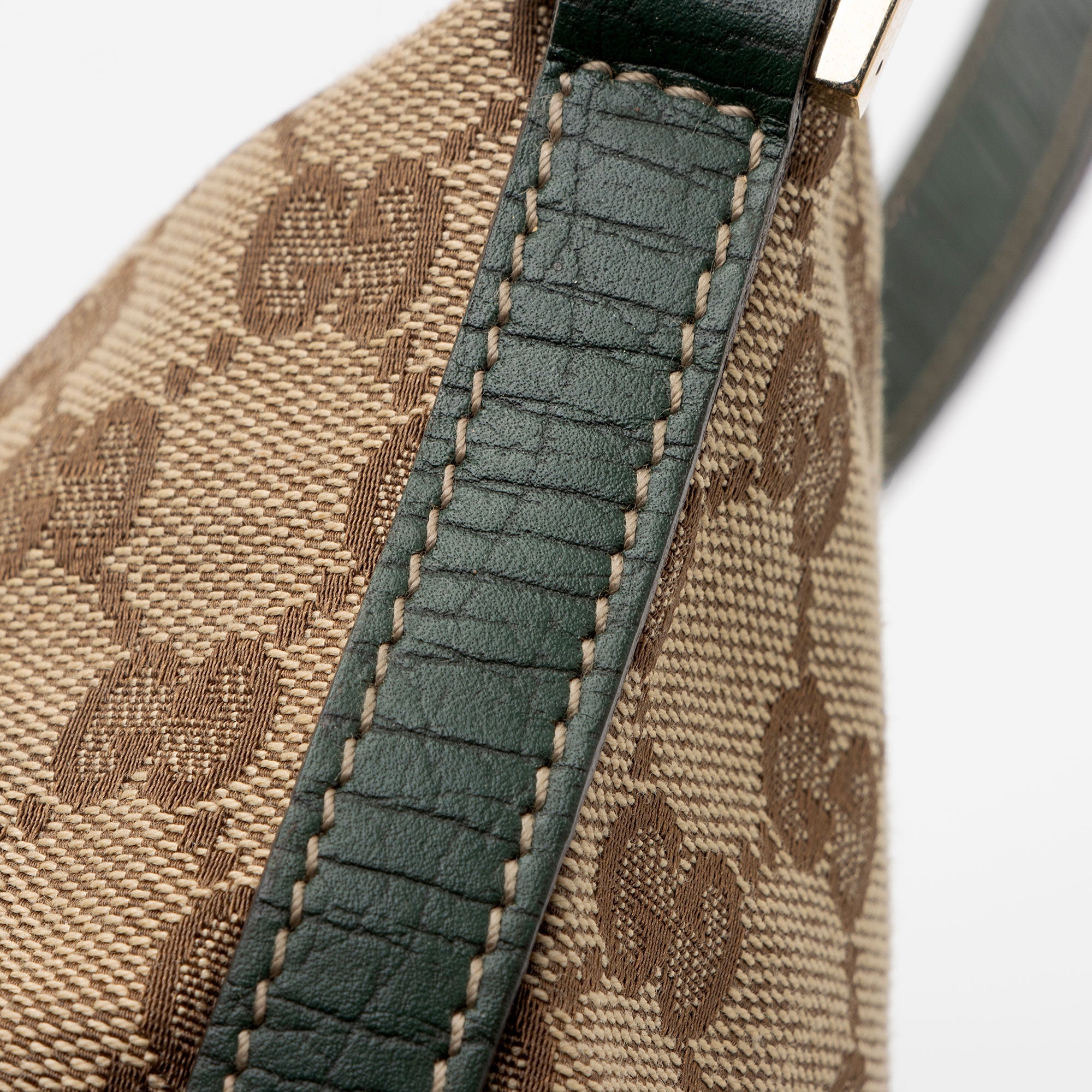 Gucci GG Canvas Classic Pochette (SHF-QPrDNd)