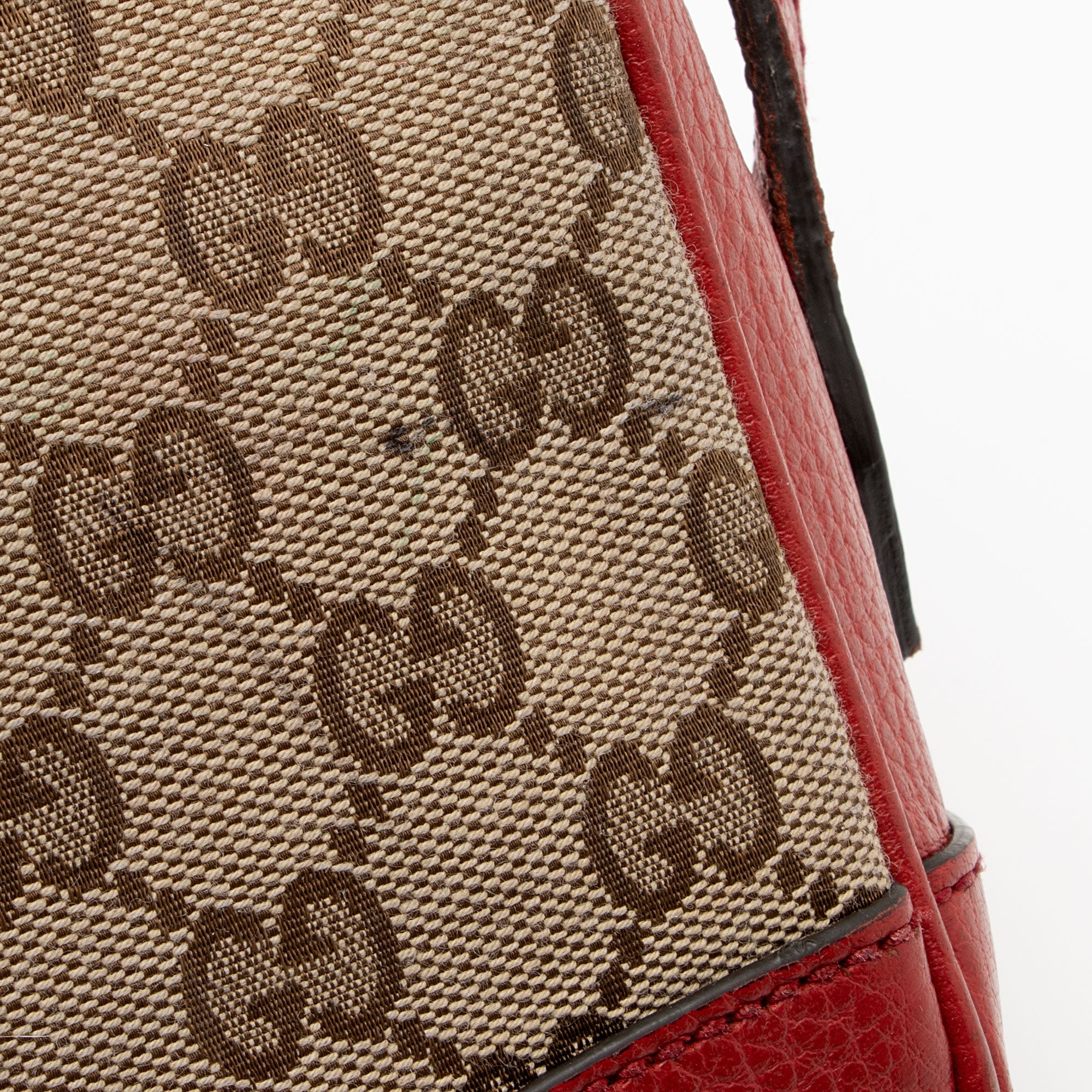 Gucci GG Canvas Bree Mini Messenger Bag (SHF-VNxIcN)