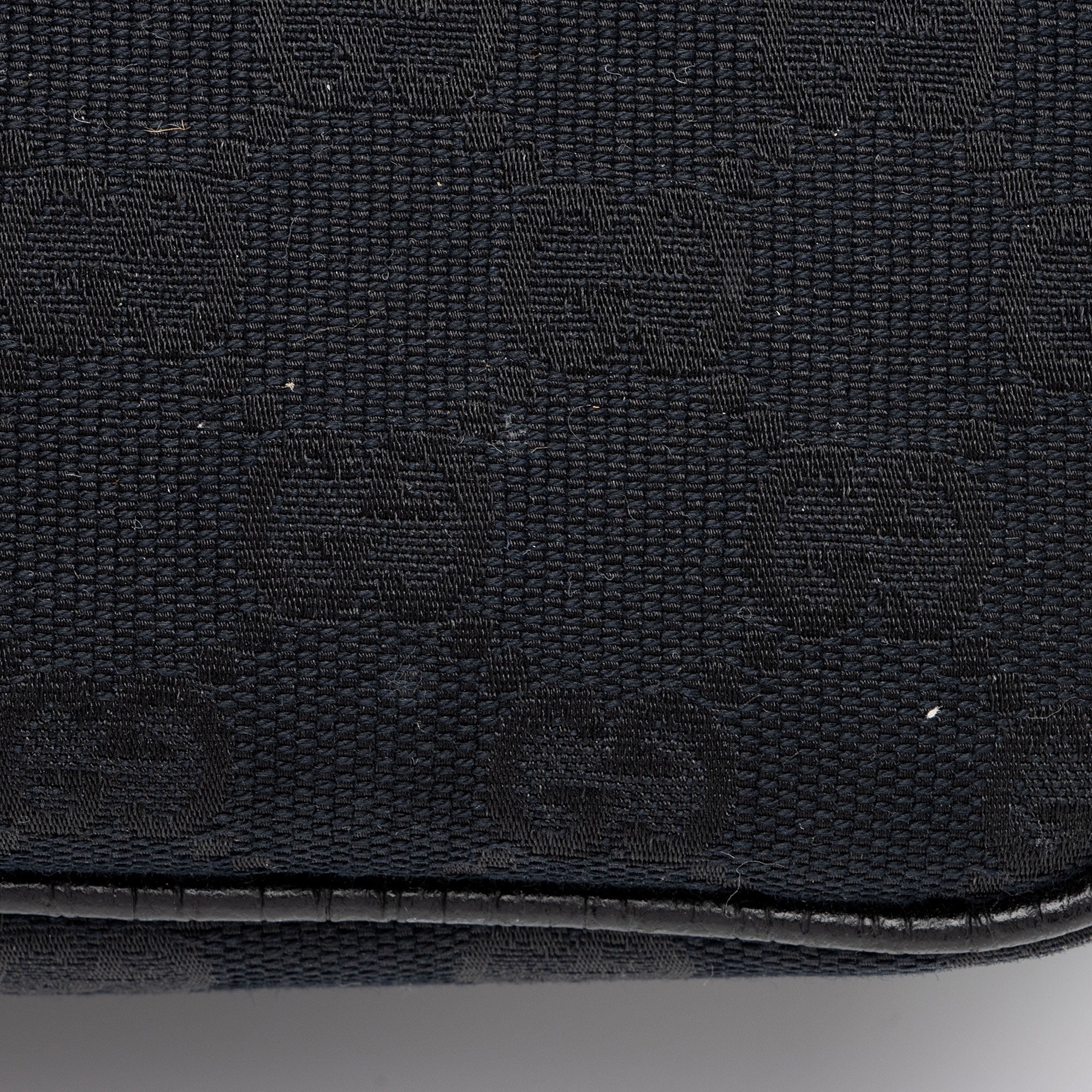 Gucci GG Canvas Classic Pochette (SHF-8YZvvs)